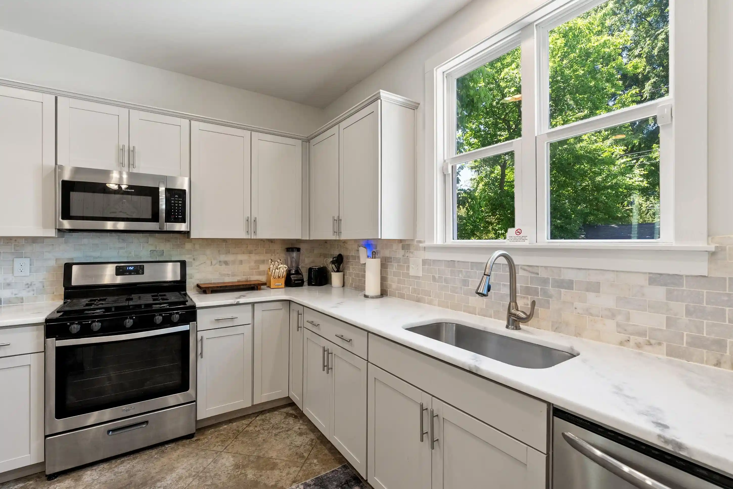 3rd image of 937 Meda St, Memphis, TN 38104 | MLS# 10221808