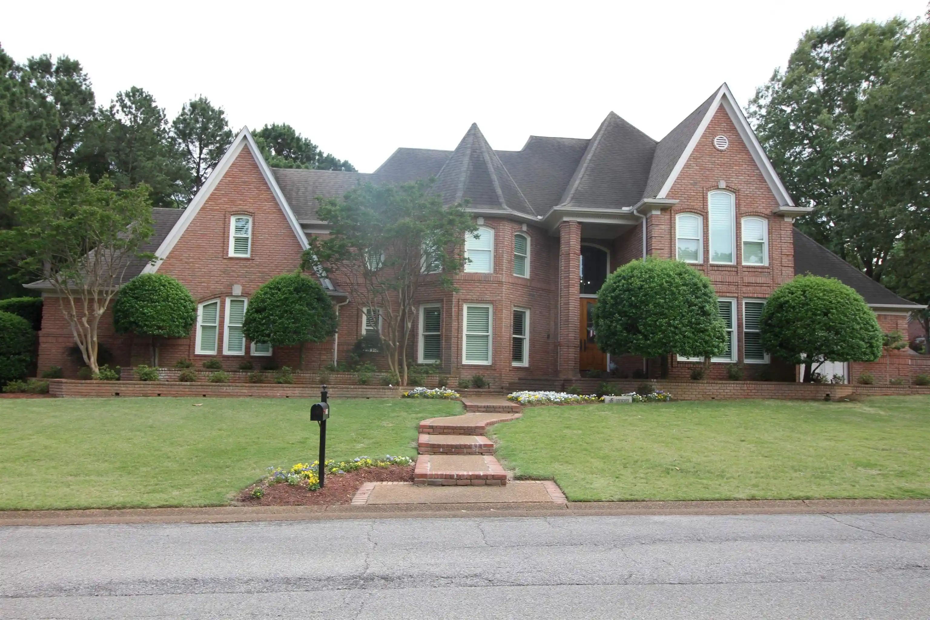 1st image of 8811 Classic Dr, Memphis, TN 38125 | MLS# 10221813