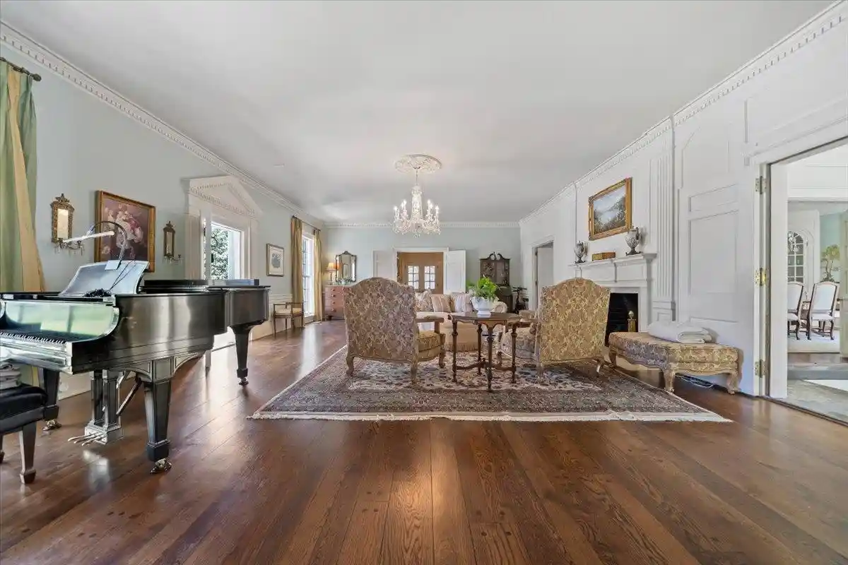 2nd image of 4202 White Oaks Rd, Memphis, TN 38117 | MLS# 10221973