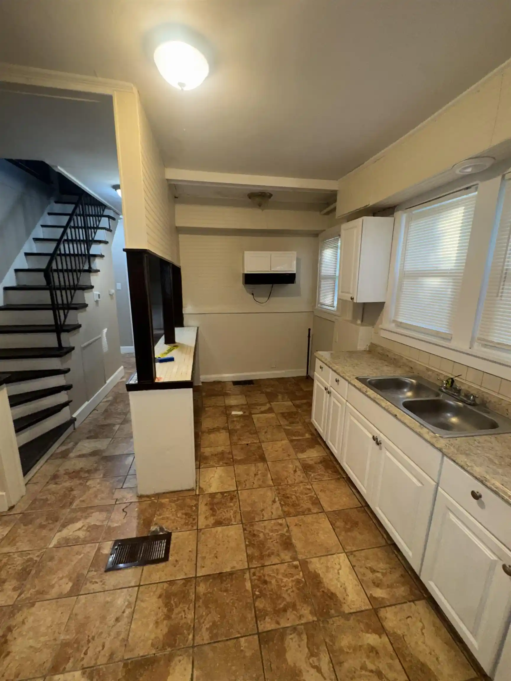 Photo 4 of Single family home for sale at 1841 James Rd, Memphis, TN 38127 | MLS# 10222007 | Listing updated on 2026-10-02