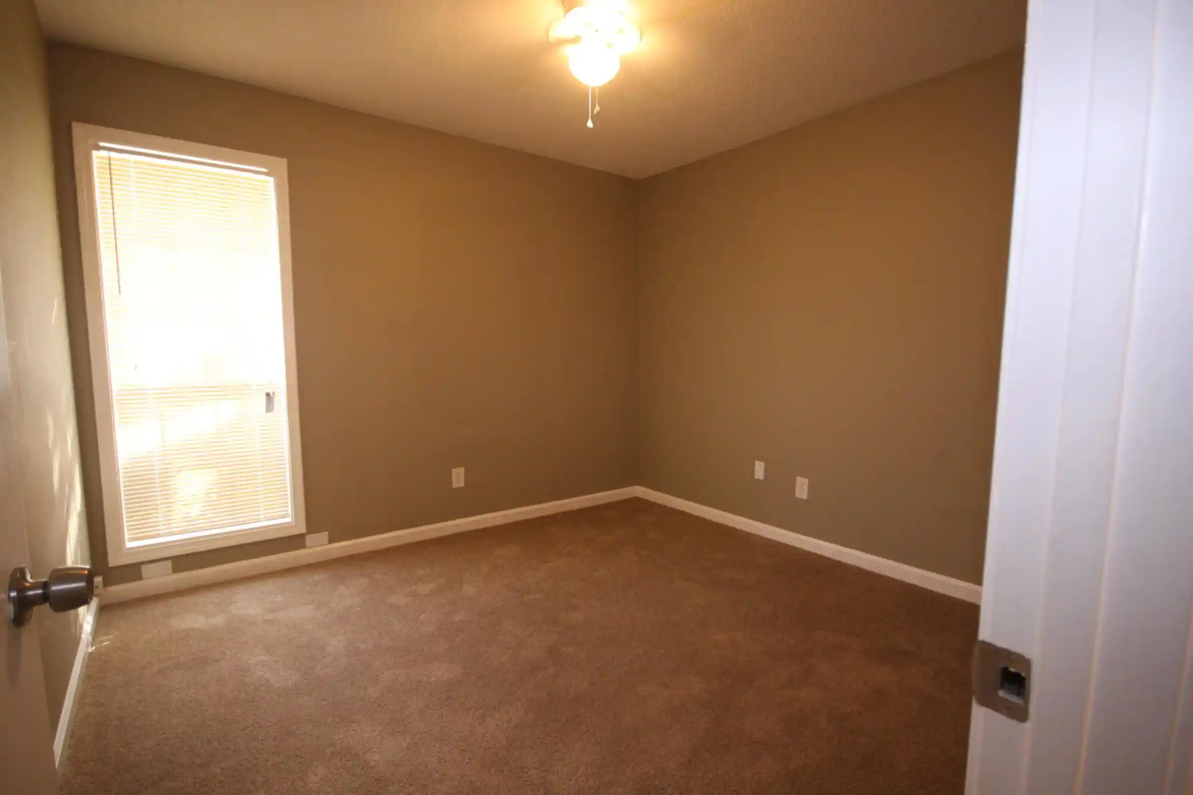 2nd image of 6136 Scarlet Leaf Dr, Memphis, TN 38141 | MLS# 10222043