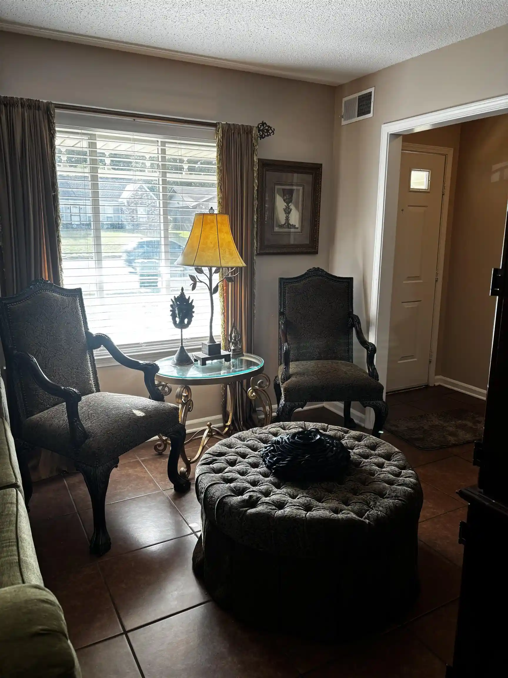 Photo 2 of Sale Pending at 3080 Ridgeway Rd, Memphis, TN 38115 | MLS# 10222051 | Listing updated on 2026-07-27