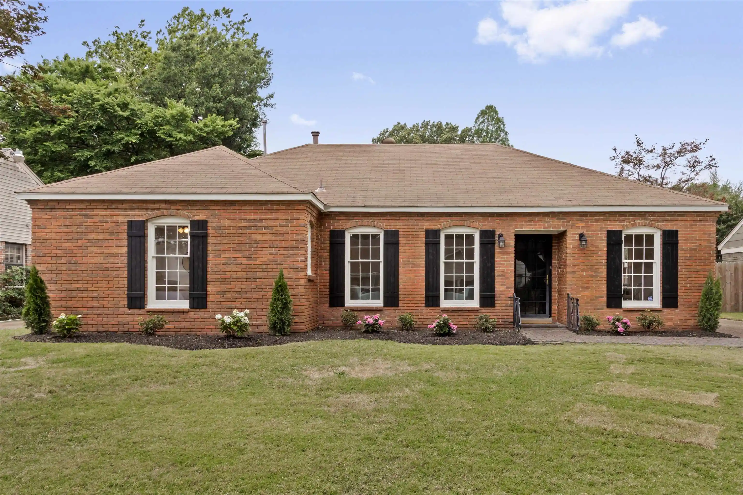 1st image of 1679 Vera Cruz St, Memphis, TN 38117 | MLS# 10222074