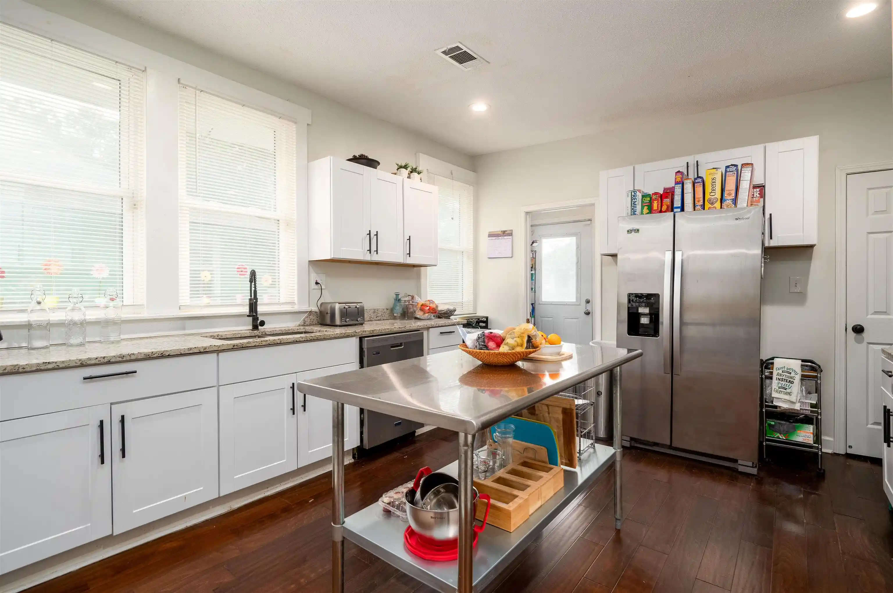 Photo 2 of Single family home for sale at 995 Forrest Ave, Memphis, TN 38105 | MLS# 10222104 | Listing updated on 2026-09-15