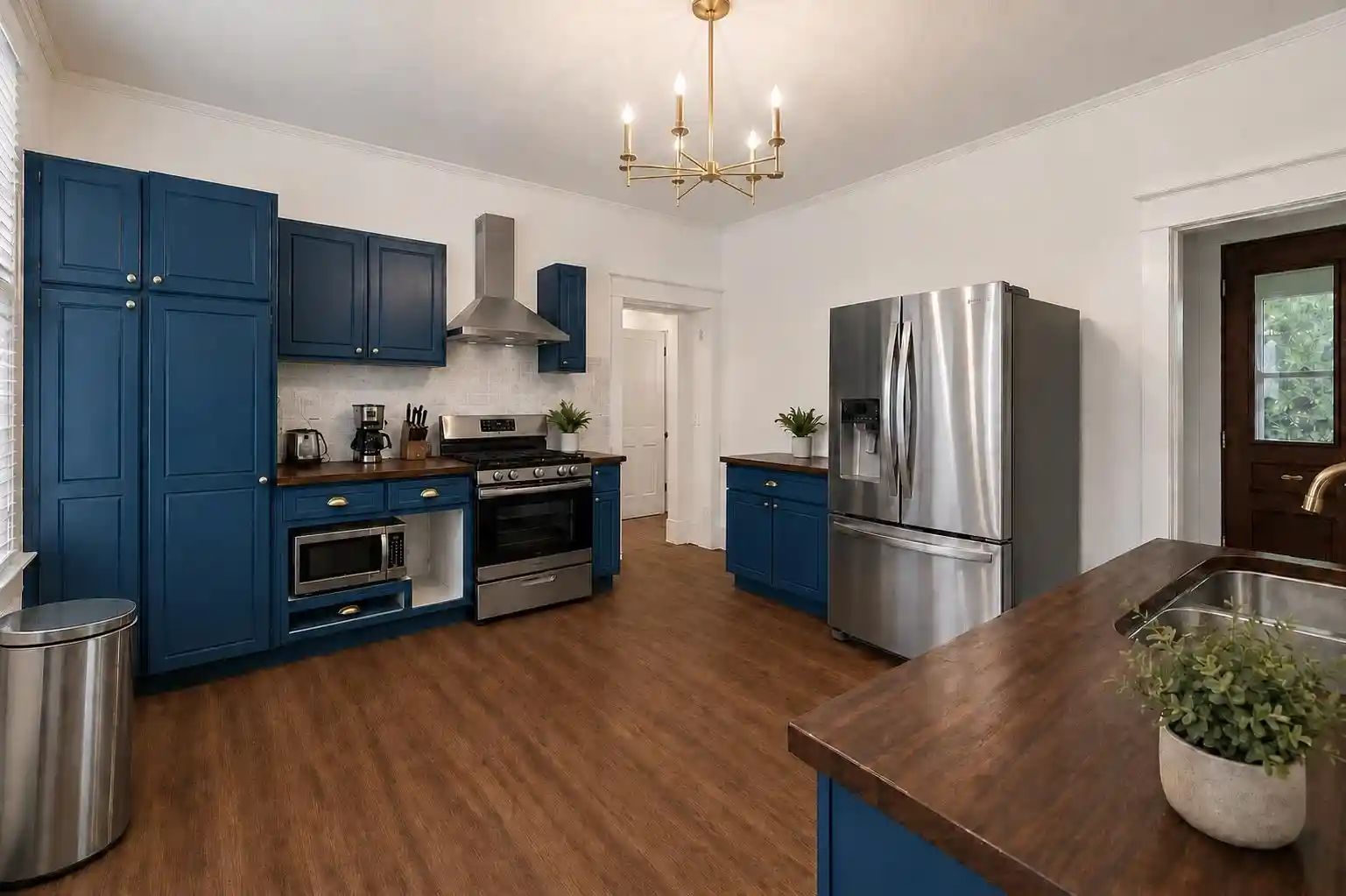 Photo 1 of Single family home for sale at 1556 Court Ave, Memphis, TN 38104 | MLS# 10222151 | Listing updated on 2026-09-03