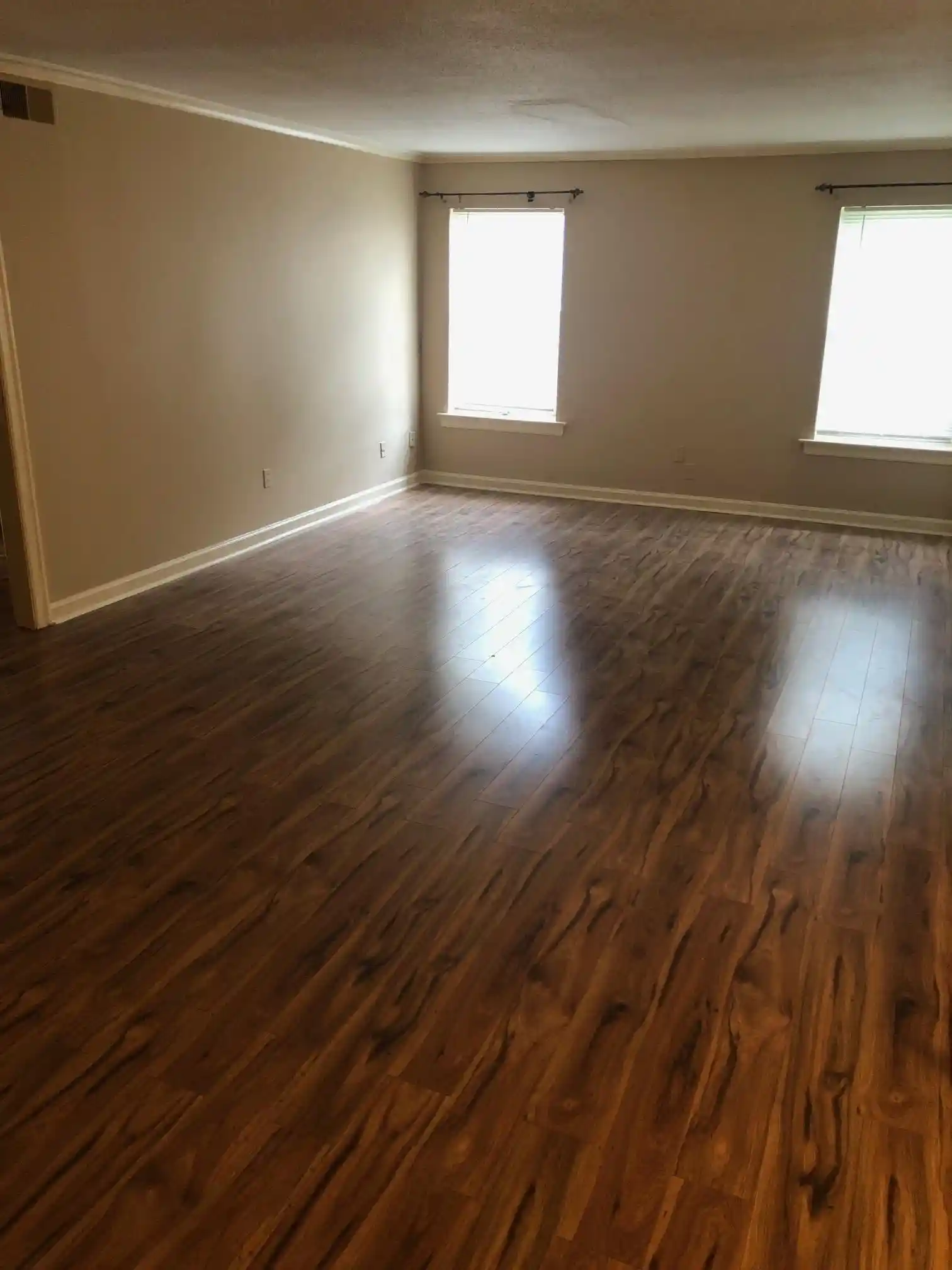 Photo 3 of Sale Pending at 3209 Thirteen Colony Mall #2B, Memphis, TN 38115 | MLS# 10222173 | Listing updated on 2026-09-07