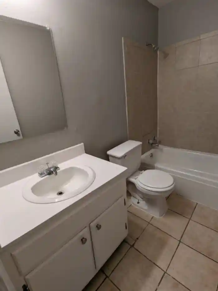 4th image of 1776 First Grn Dr, Memphis, TN 38116