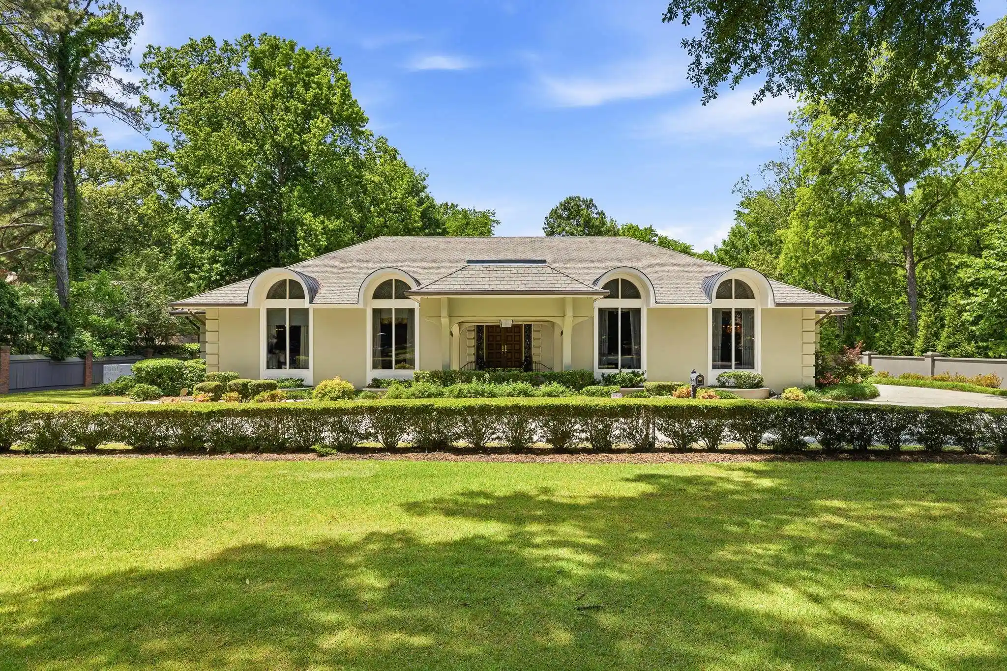1st image of 425 Sweetbrier Rd, Memphis, TN 38120 | MLS# 10222210
