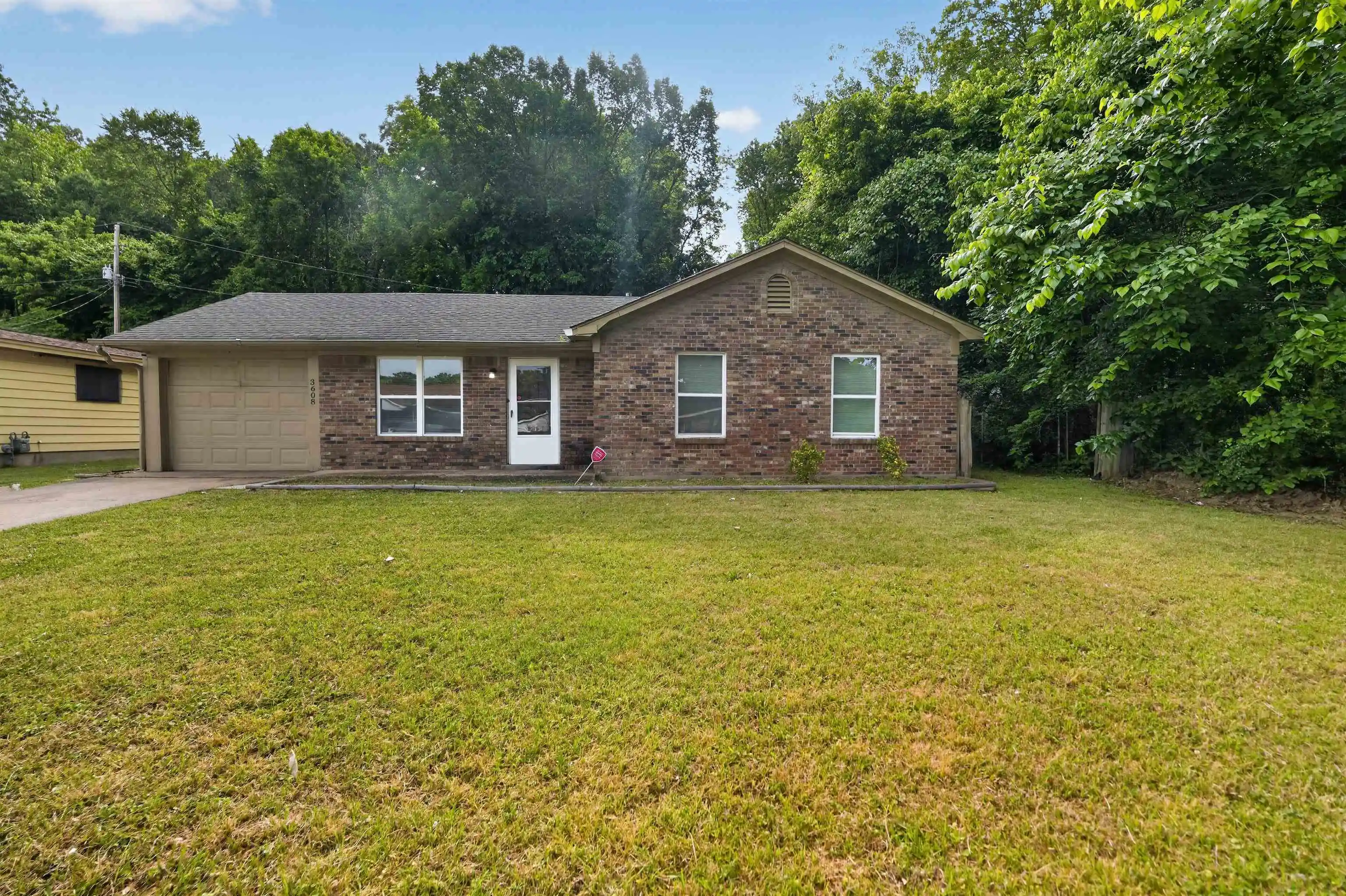 Homes for sale in Memphis, TN | 3608 Cane Ridge Dr, Memphis, TN 38109 | MLS# 10222242