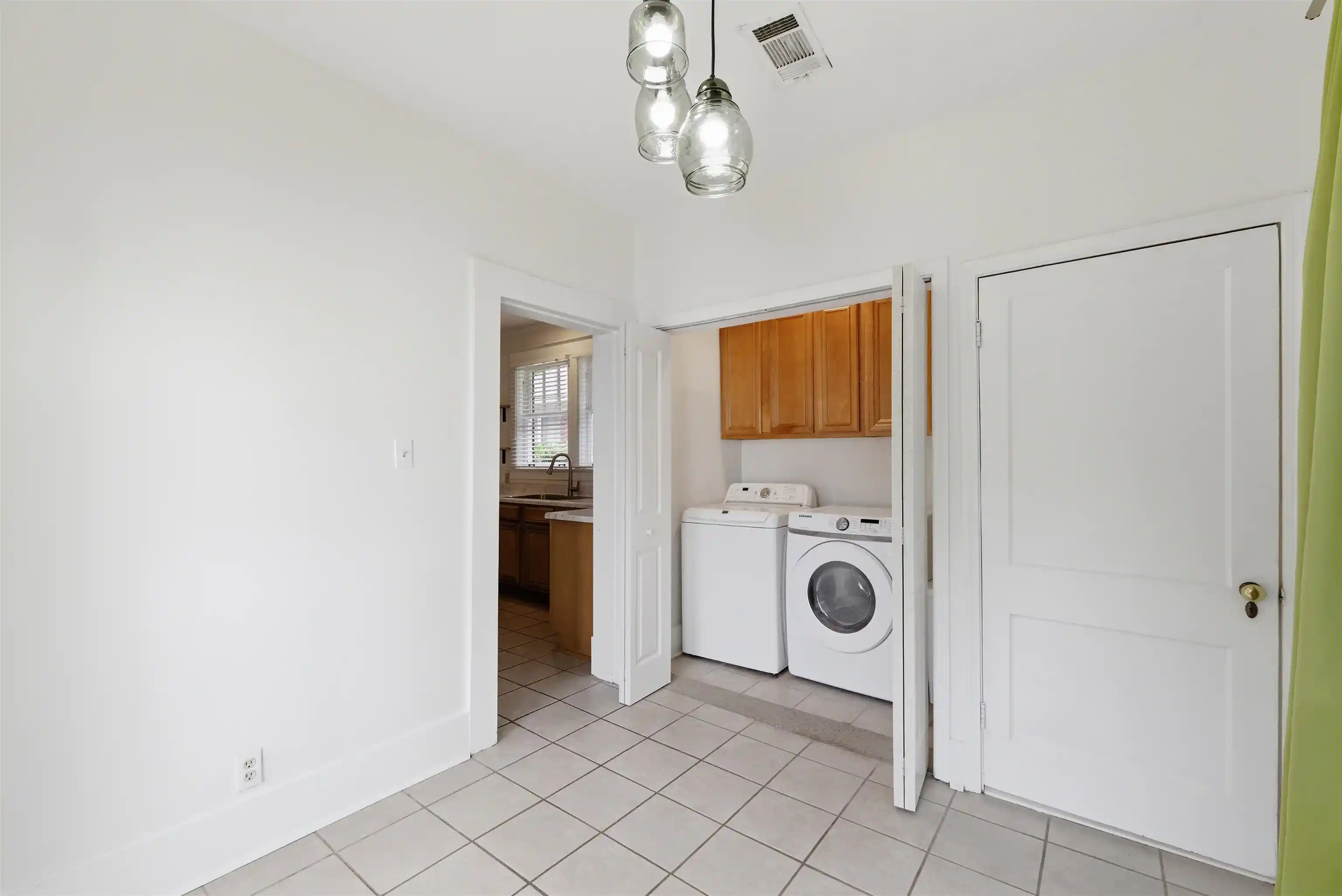 3rd image of 704 N Idlewild St, Memphis, TN 38107 | MLS# 10222279