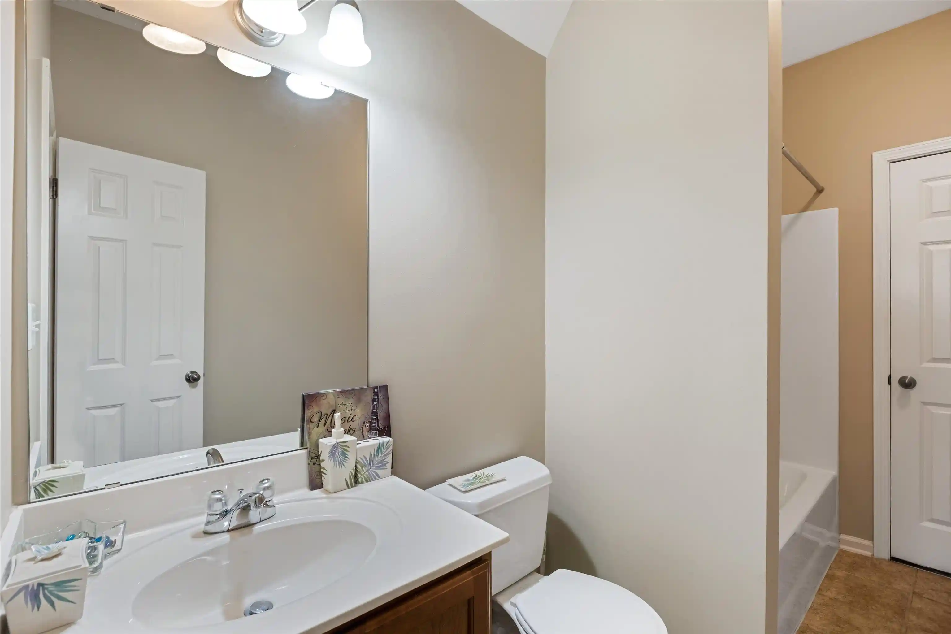 Photo 4 of Single family home for sale at 1864 N Houston Levee Cir, Cordova, TN 38016 | MLS# 10222301 | Listing updated on 2026-10-22
