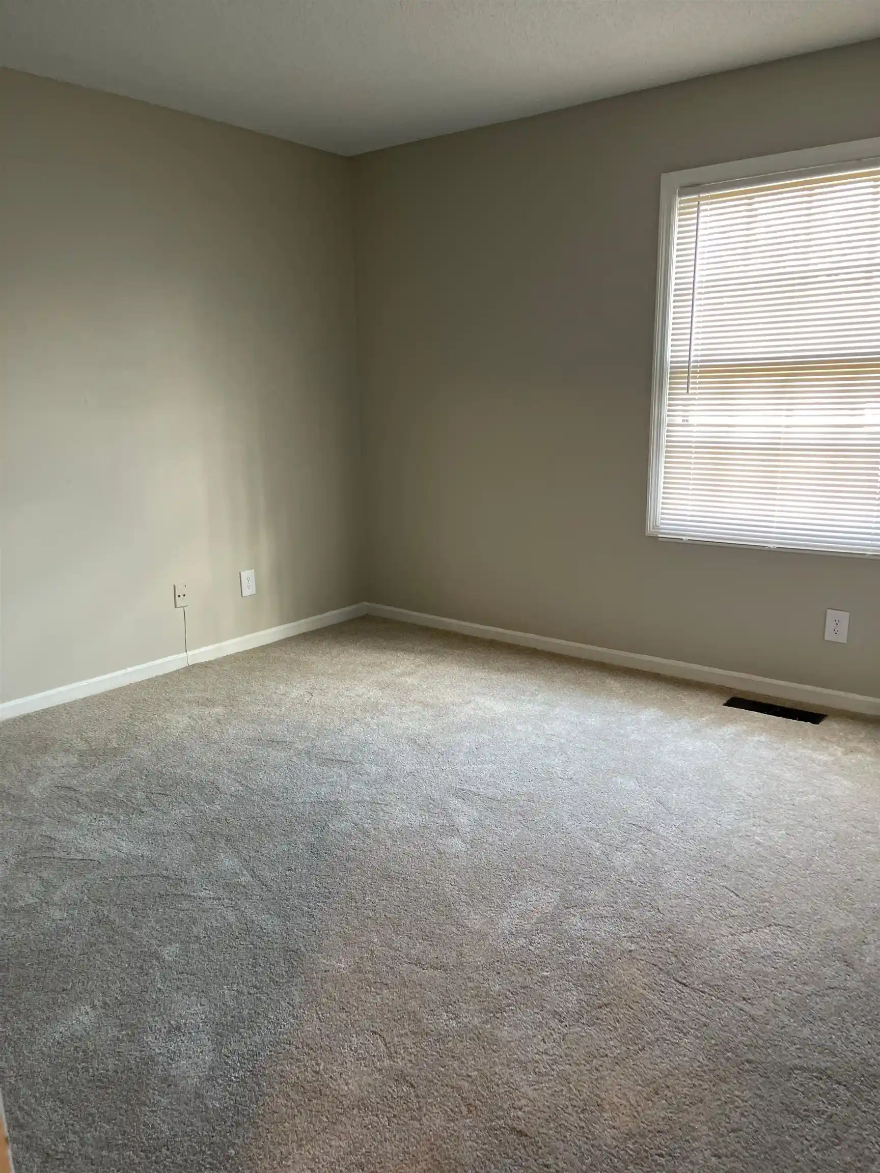 2nd image of 3754 Cambridge Station Dr, Memphis, TN 38115