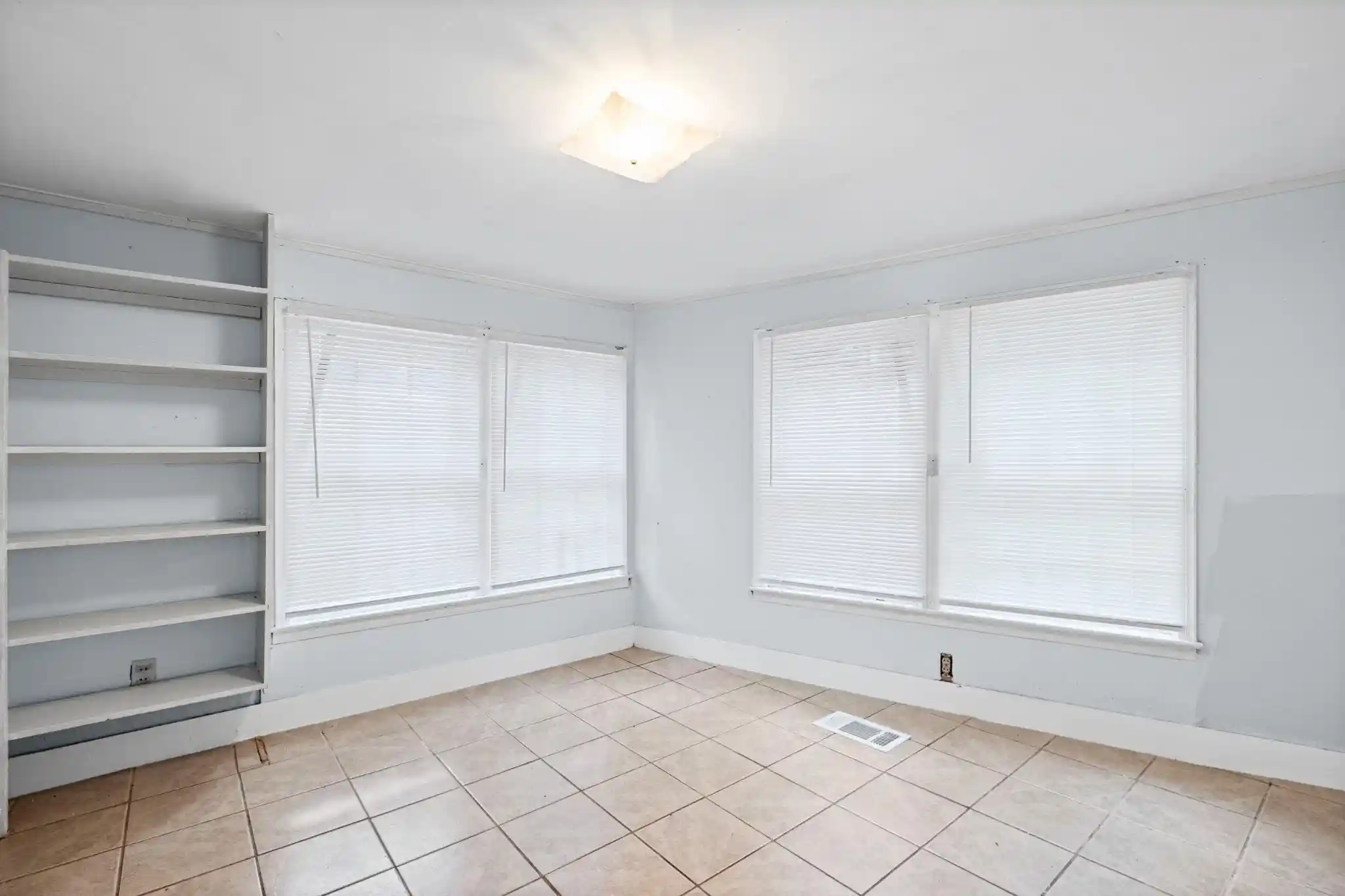 Photo 4 of Single family home for sale at 3280 Carnes Ave, Memphis, TN 38111 | MLS# 10222539 | Listing updated on 2026-10-06