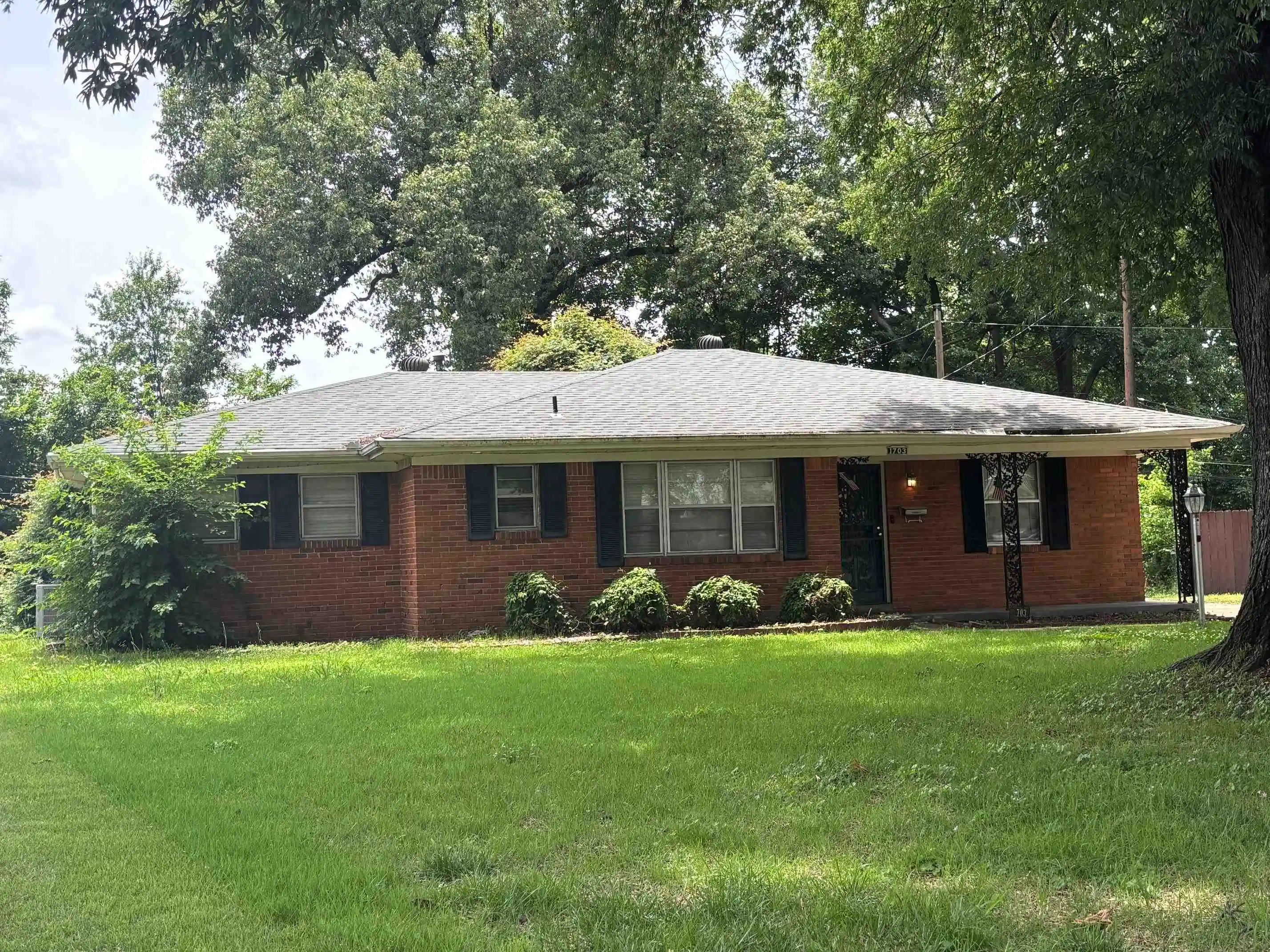 1st image of 1703 Dorset Dr, Memphis, TN 38117 | MLS# 10222558