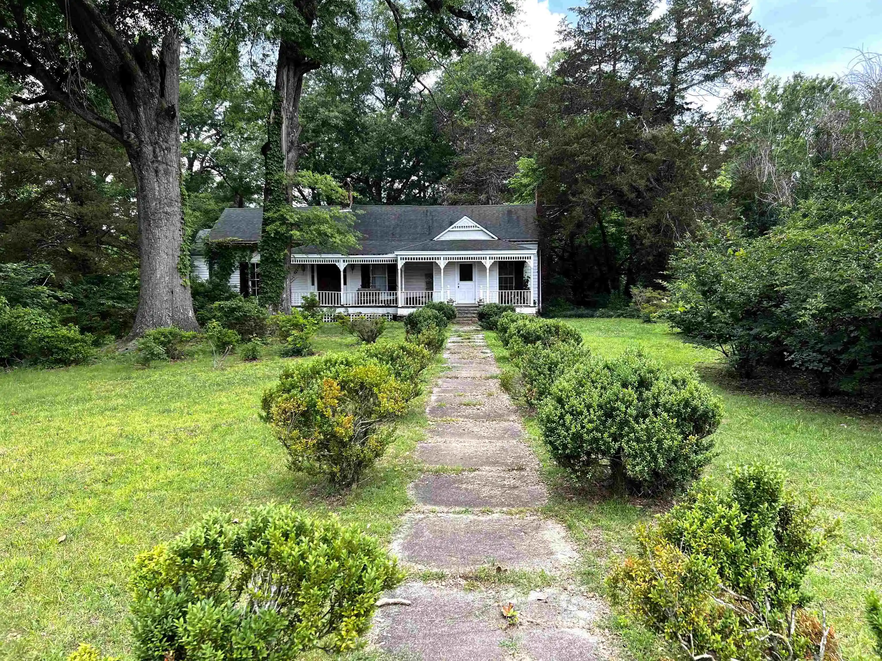 Homes for sale in La Grange, TN | 320 Fourth St, La Grange, TN 38057 | MLS# 10222587