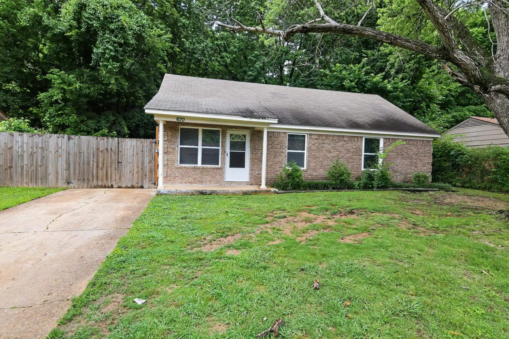 Homes for sale in Memphis, TN | 670 Whiterock Ave, Memphis, TN 38109 | MLS# 10222693