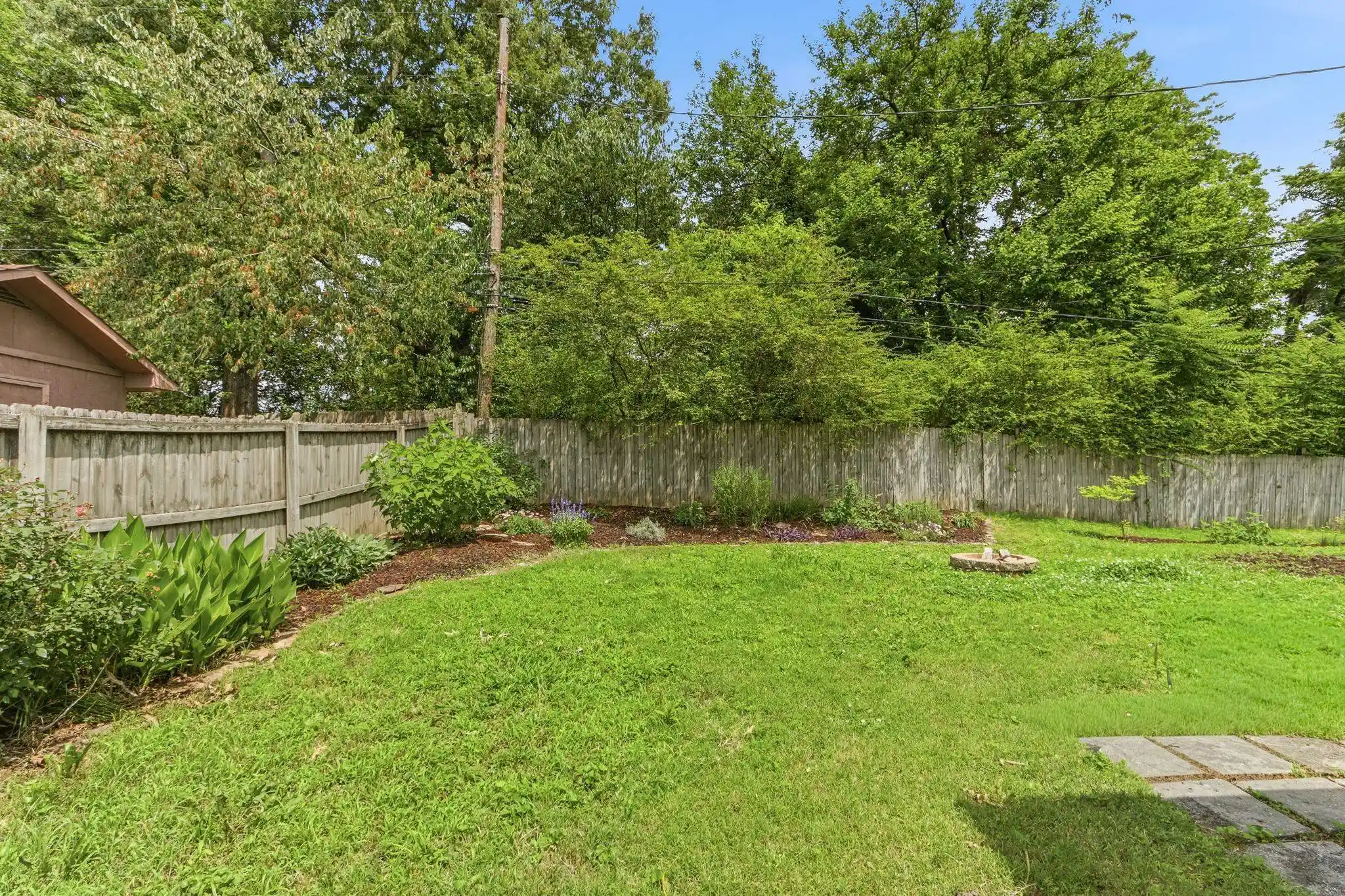 2nd image of 968 Wilbec Rd, Memphis, TN 38117 | MLS# 10222701