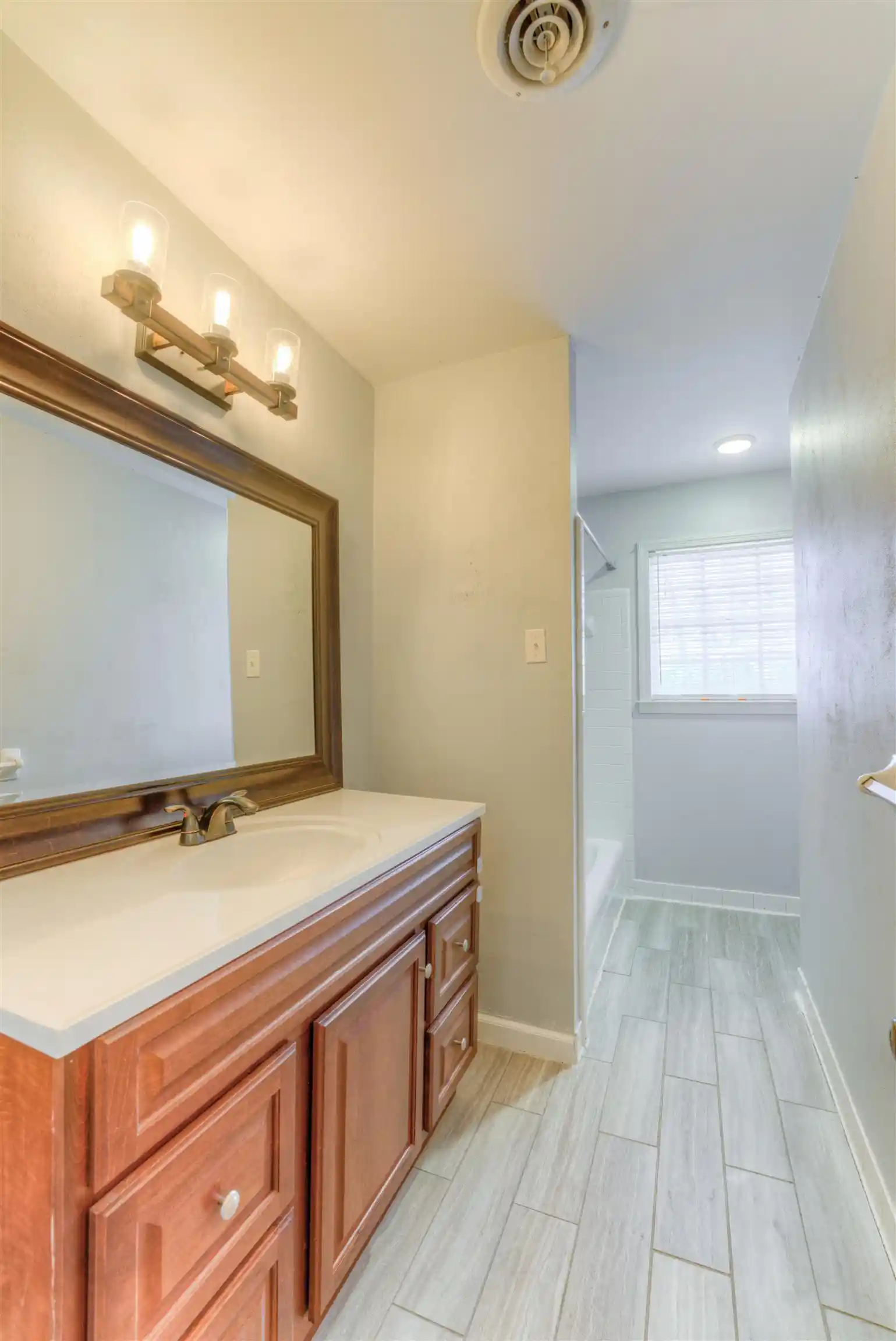 3rd image of 2110 Woodside Dr, Germantown, TN 38138 | MLS# 10222767