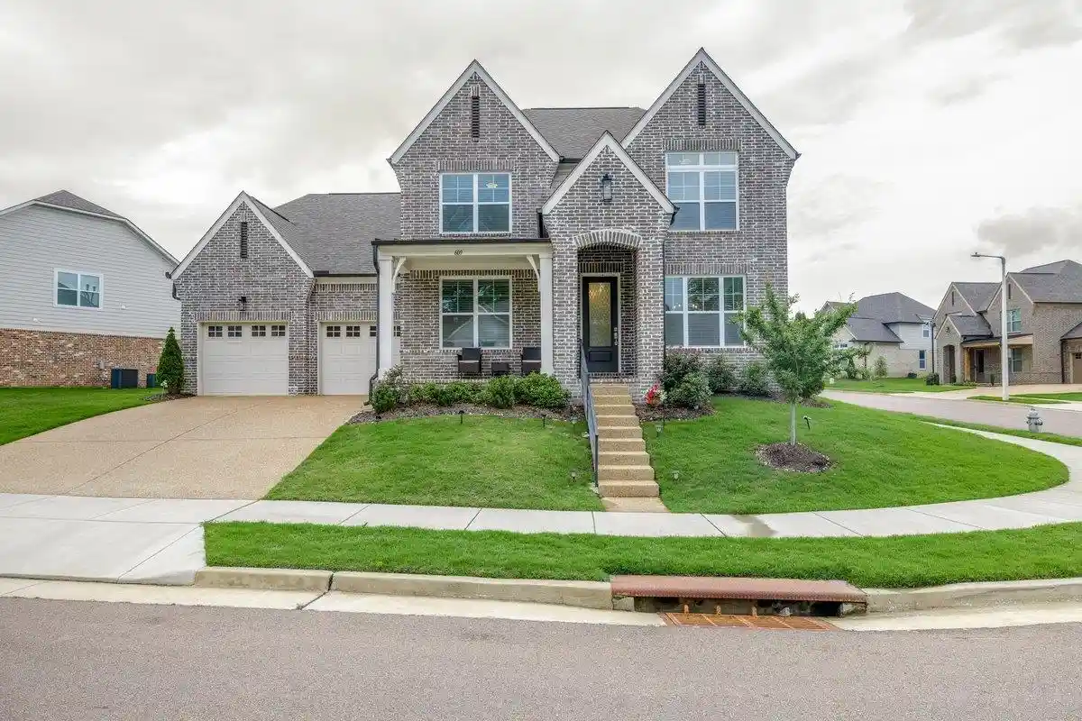 Homes for sale in Collierville, TN | 609 Yvonne Bend Dr Dr, Collierville, TN 38017 | MLS# 10222777