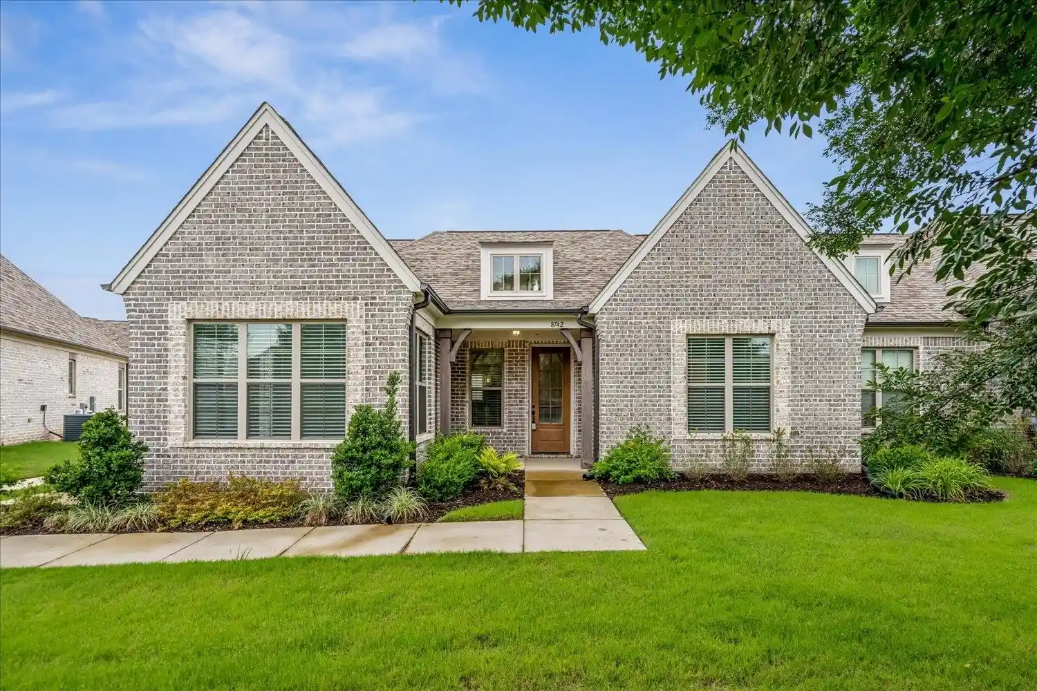 1st image of 8742 Bedfordshire Dr, Bartlett, TN 38133 | MLS# 10222783