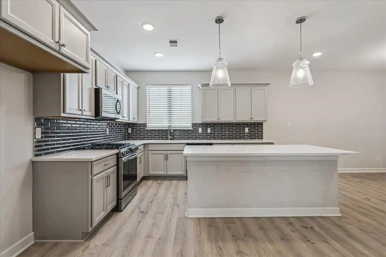 2nd image of 8742 Bedfordshire Dr, Bartlett, TN 38133 | MLS# 10222783