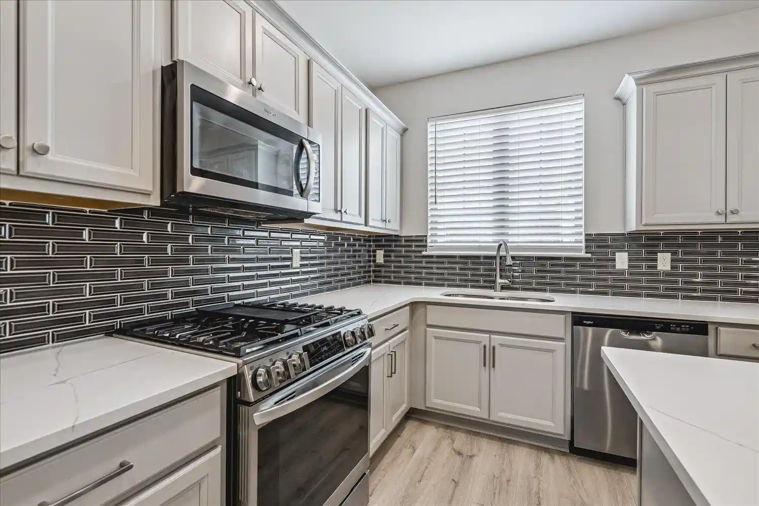 4th image of 8742 Bedfordshire Dr, Memphis, TN 38133