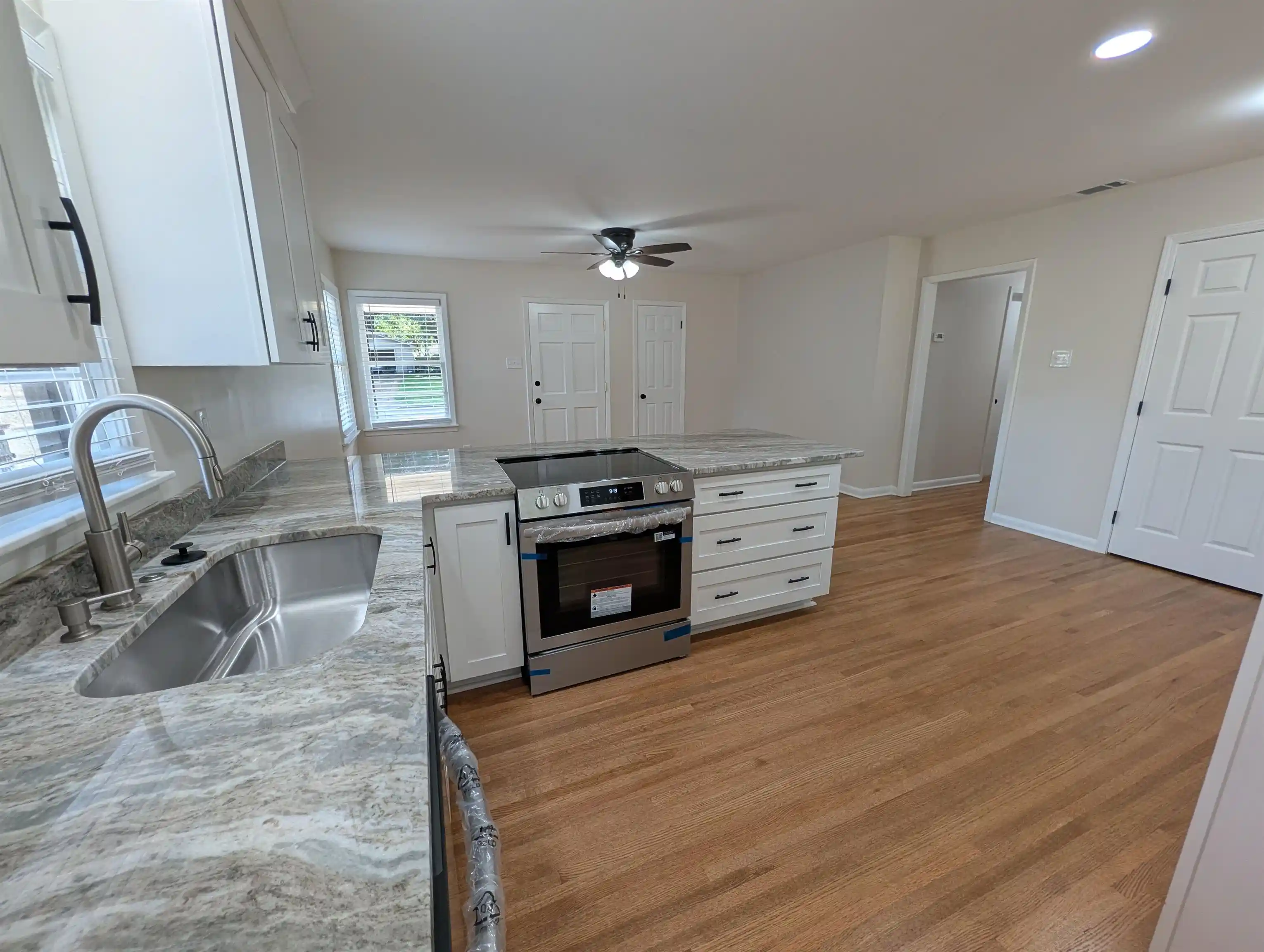 1st image of 556 Herzl St, Memphis, TN 38117 | MLS# 10222799