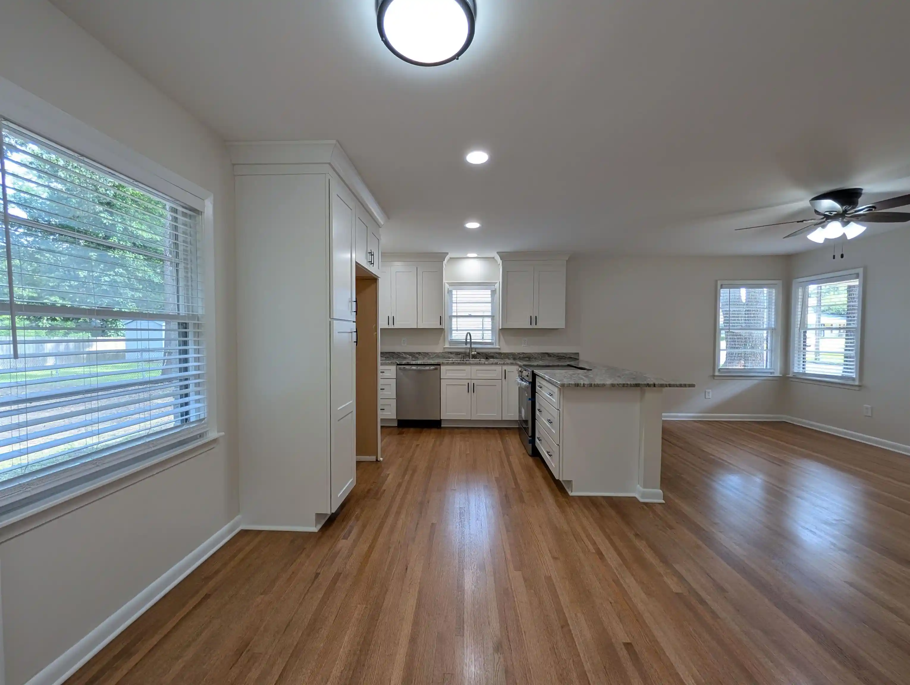 2nd image of 556 Herzl St, Memphis, TN 38117 | MLS# 10222799