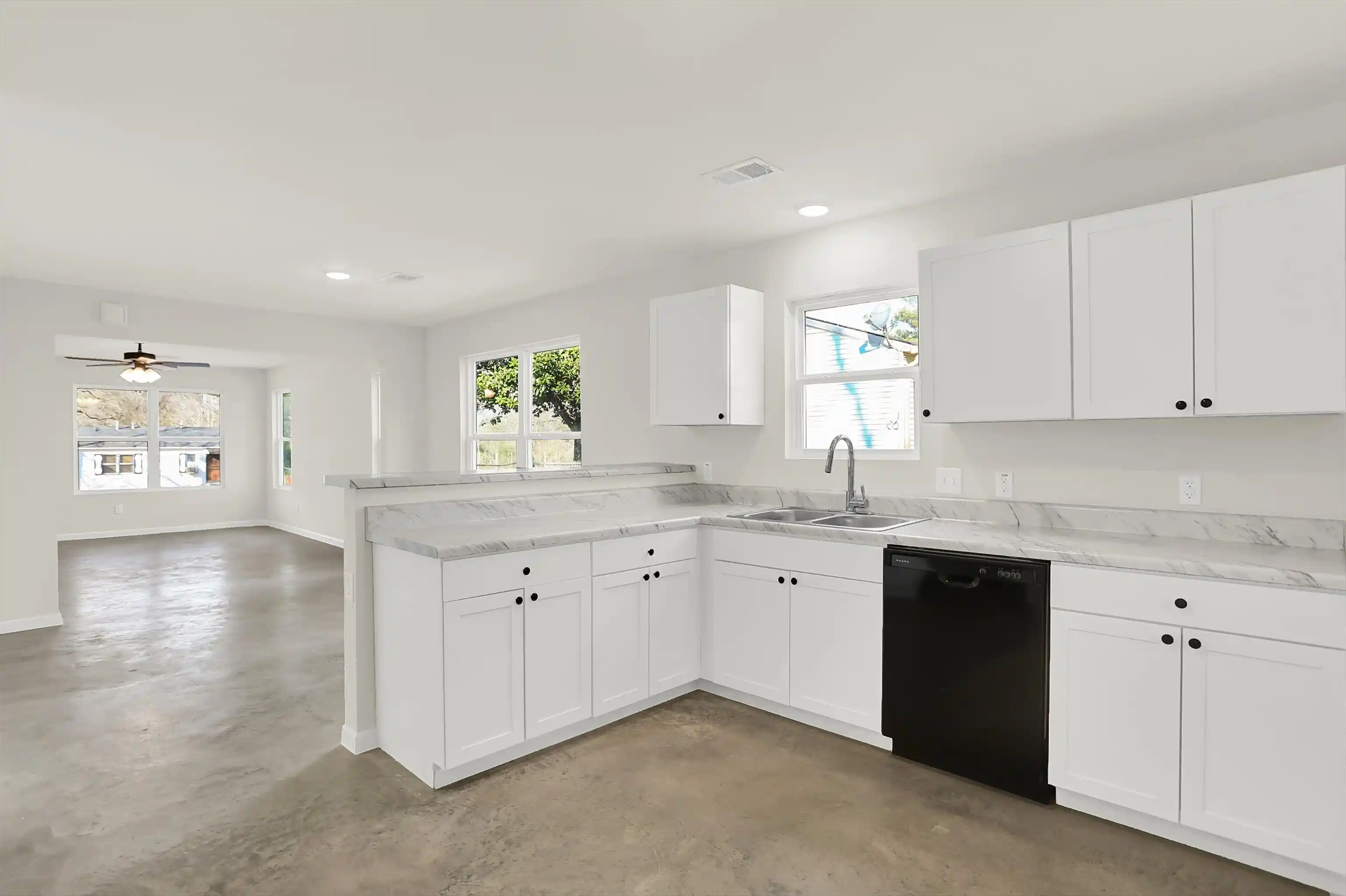 Photo 2 of Single family home for sale at 4439 Sunny View Dr, Memphis, TN 38127 | MLS# 10222825 | Listing updated on 2026-09-04