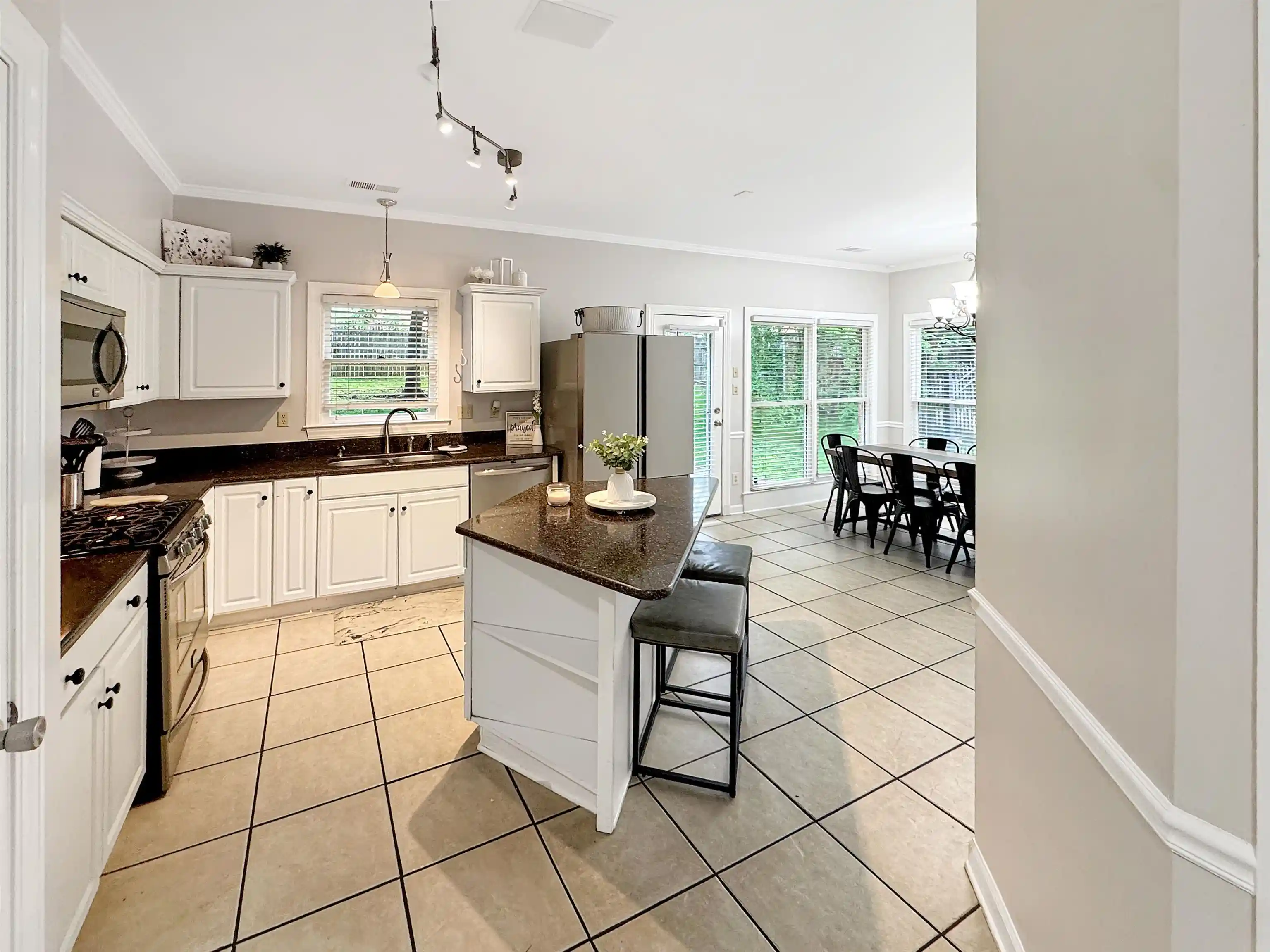 Photo 4 of Single family home for sale at 215 Leaf Trl Ct, Cordova, TN 38018 | MLS# 10222840 | Listing updated on 2026-09-10