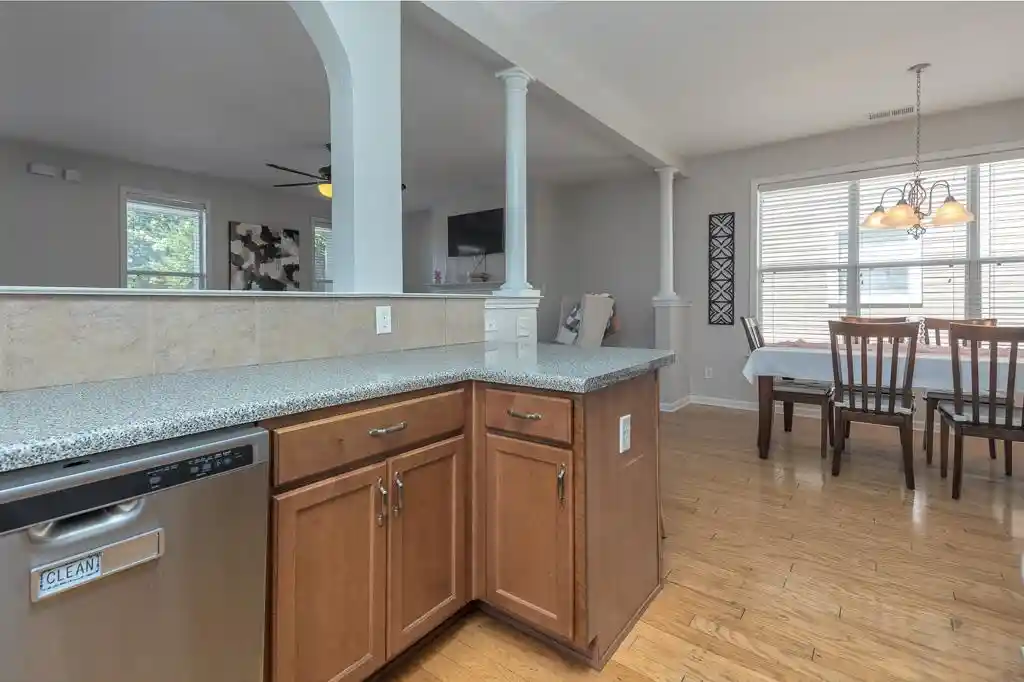 2nd image of 194 Island Bluff Dr, Memphis, TN 38103 | MLS# 10222848