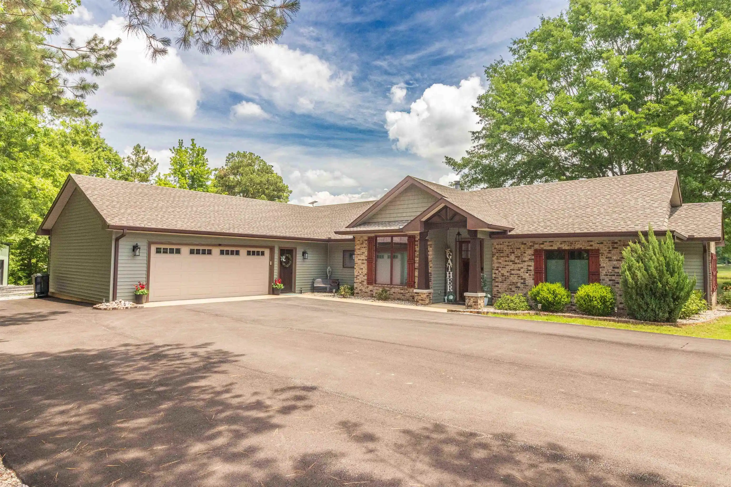Homes for sale in Selmer, TN | 1193 Murray School Rd, Selmer, TN 38375 | MLS# 10222874