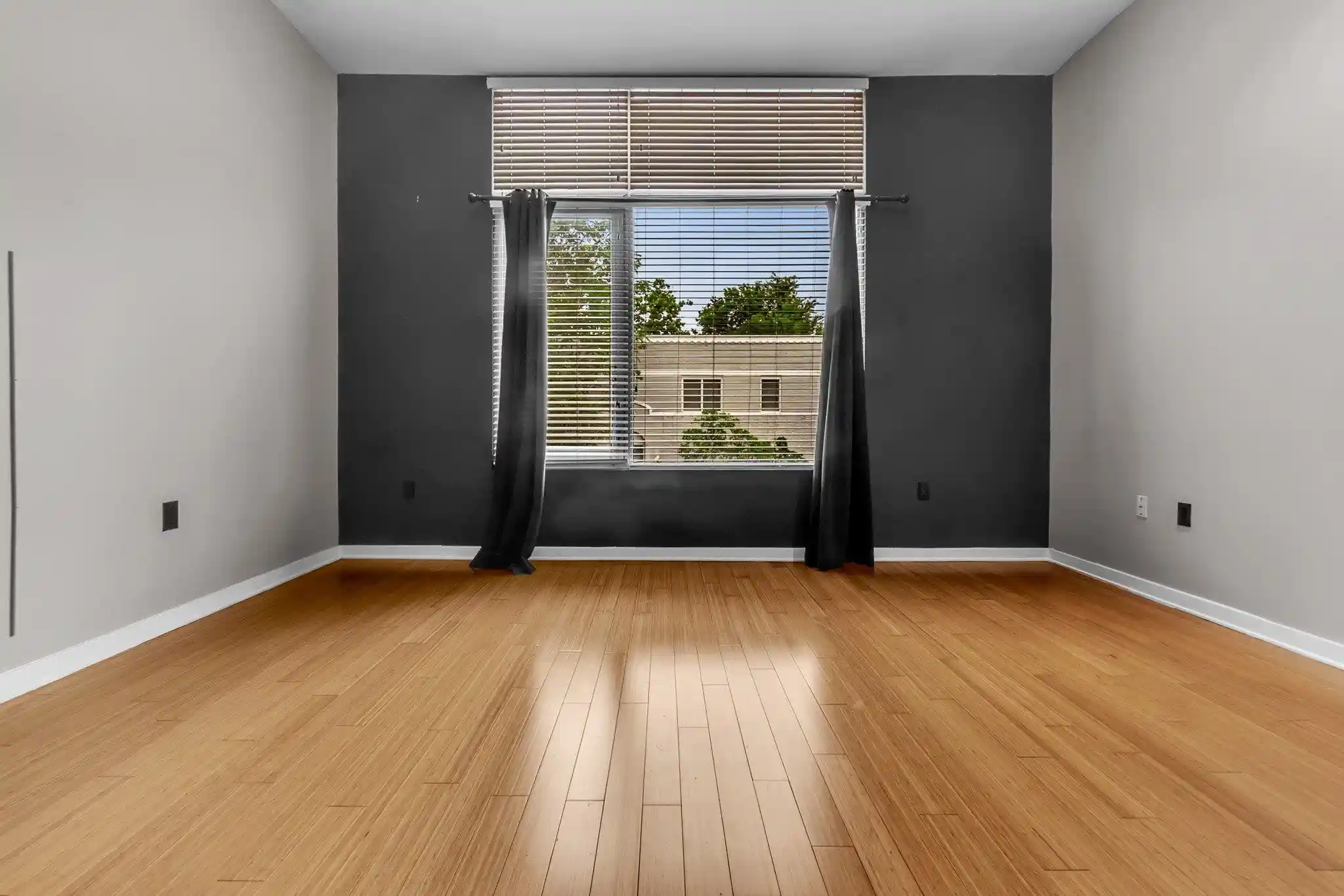 3rd image of 2263 Young Ave, Memphis, TN 38104
