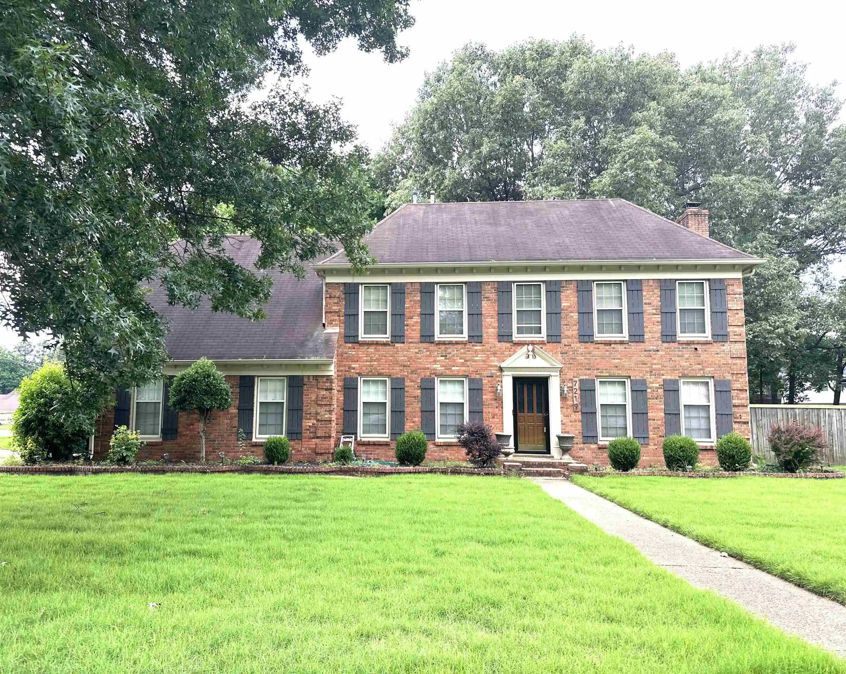 Photo 1 of Sale Pending at 7219 Country Oaks Dr, Memphis, TN 38125 | MLS# 10222911 | Listing updated on 2026-08-26