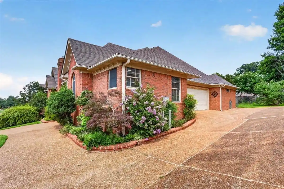 Photo 4 of Single family home for sale at 1846 E Pheasant Acres Ln, Cordova, TN 38016 | MLS# 10223063 | Listing updated on 2026-08-27
