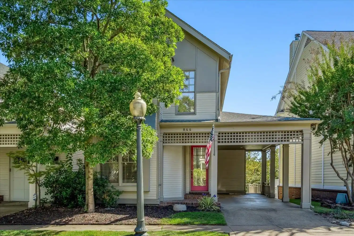Photo 1 of Single family home for sale at 844 Harbor Isle Cir, Memphis, TN 38103 | MLS# 10223086 | Listing updated on 2026-09-02