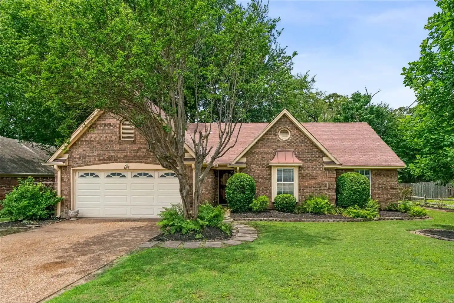 Photo 1 of Sale Pending at 895 Cully Rd, Cordova, TN 38018 | MLS# 10223093 | Listing updated on 2026-08-01