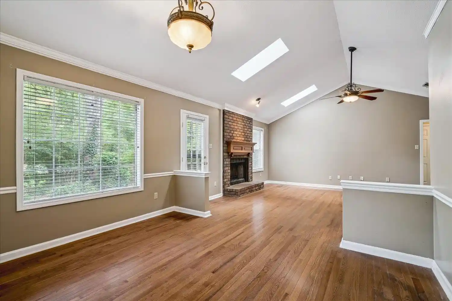 Photo 2 of Sale Pending at 895 Cully Rd, Cordova, TN 38018 | MLS# 10223093 | Listing updated on 2026-08-01