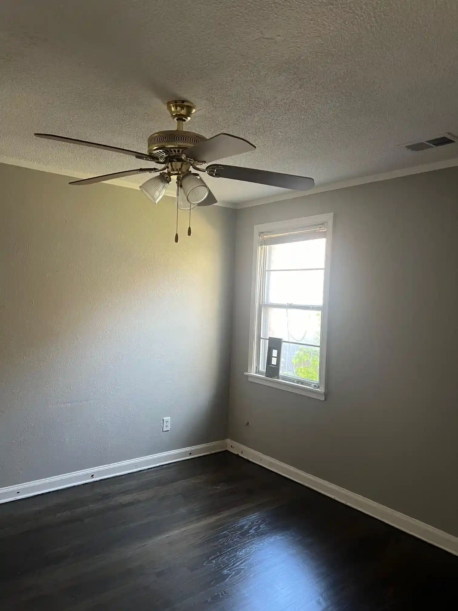 Photo 4 of Sale Pending at 449 Fernwood Ave, Memphis, TN 38106 | MLS# 10223134 | Listing updated on 2026-09-14
