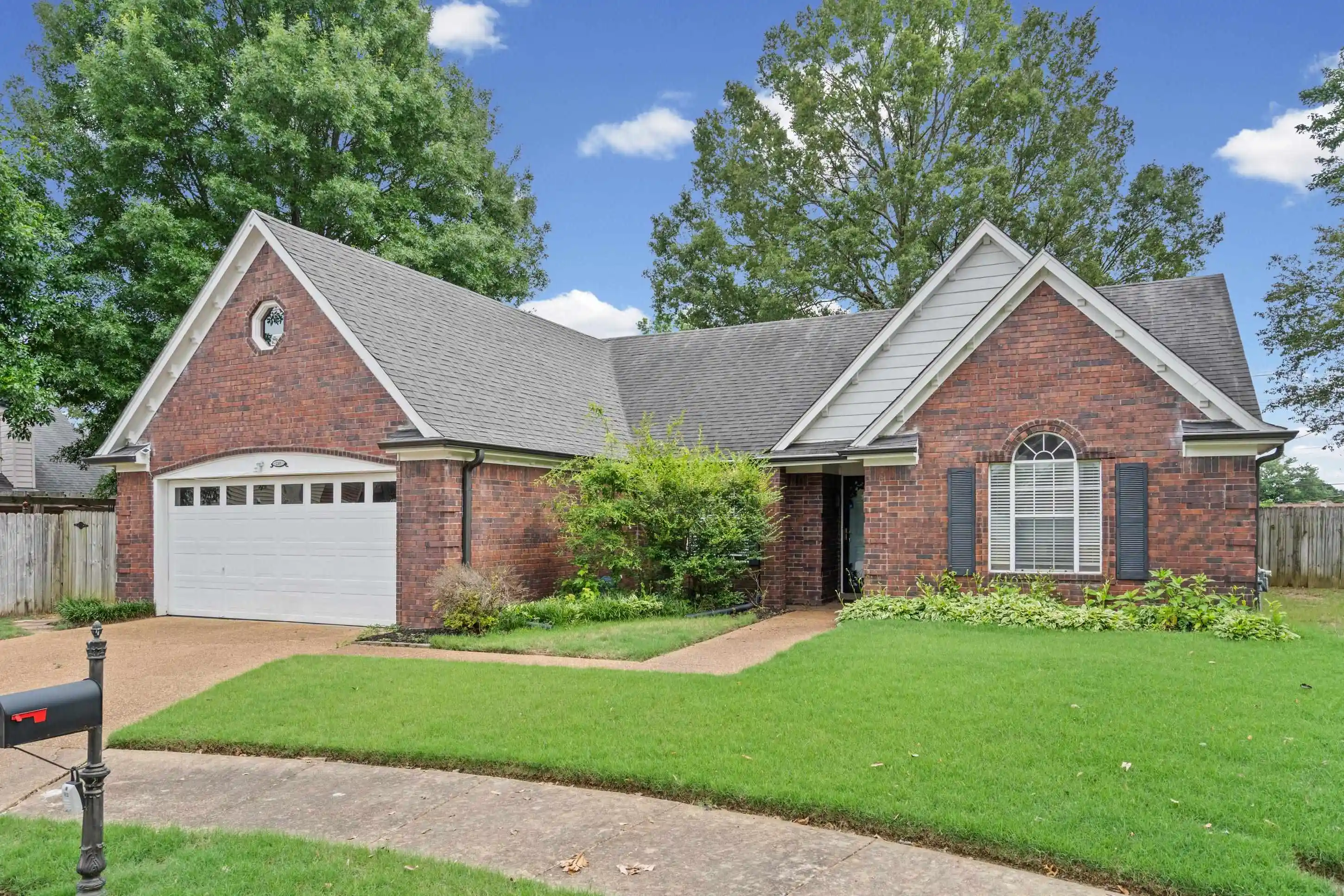 Homes for sale in Collierville, TN | 245 Poplar Bluff Cv, Collierville, TN 38017 | MLS# 10223154