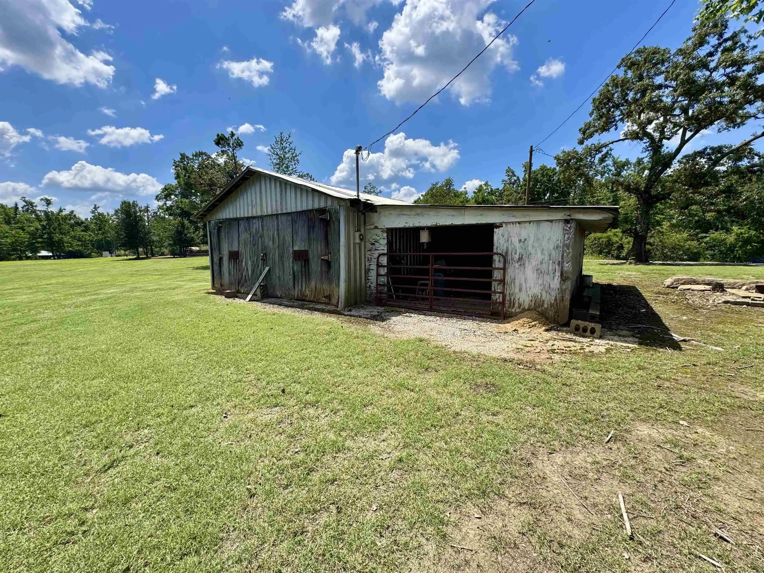 Homes for sale in Michie, TN | 2511 Watkins Rd, Michie, TN 38357 | MLS# 10223193