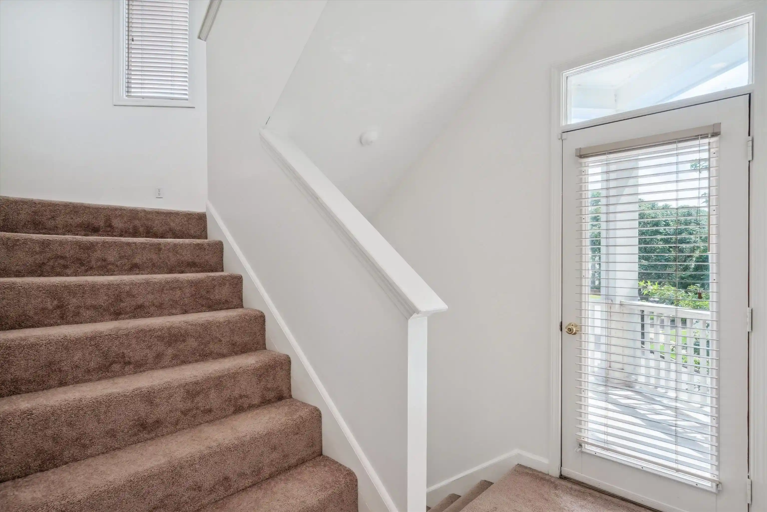 Photo 2 of Townhouse for sale at 1003 Is Park Cir, Memphis, TN 38103 | MLS# 10223200 | Listing updated on 2026-08-24