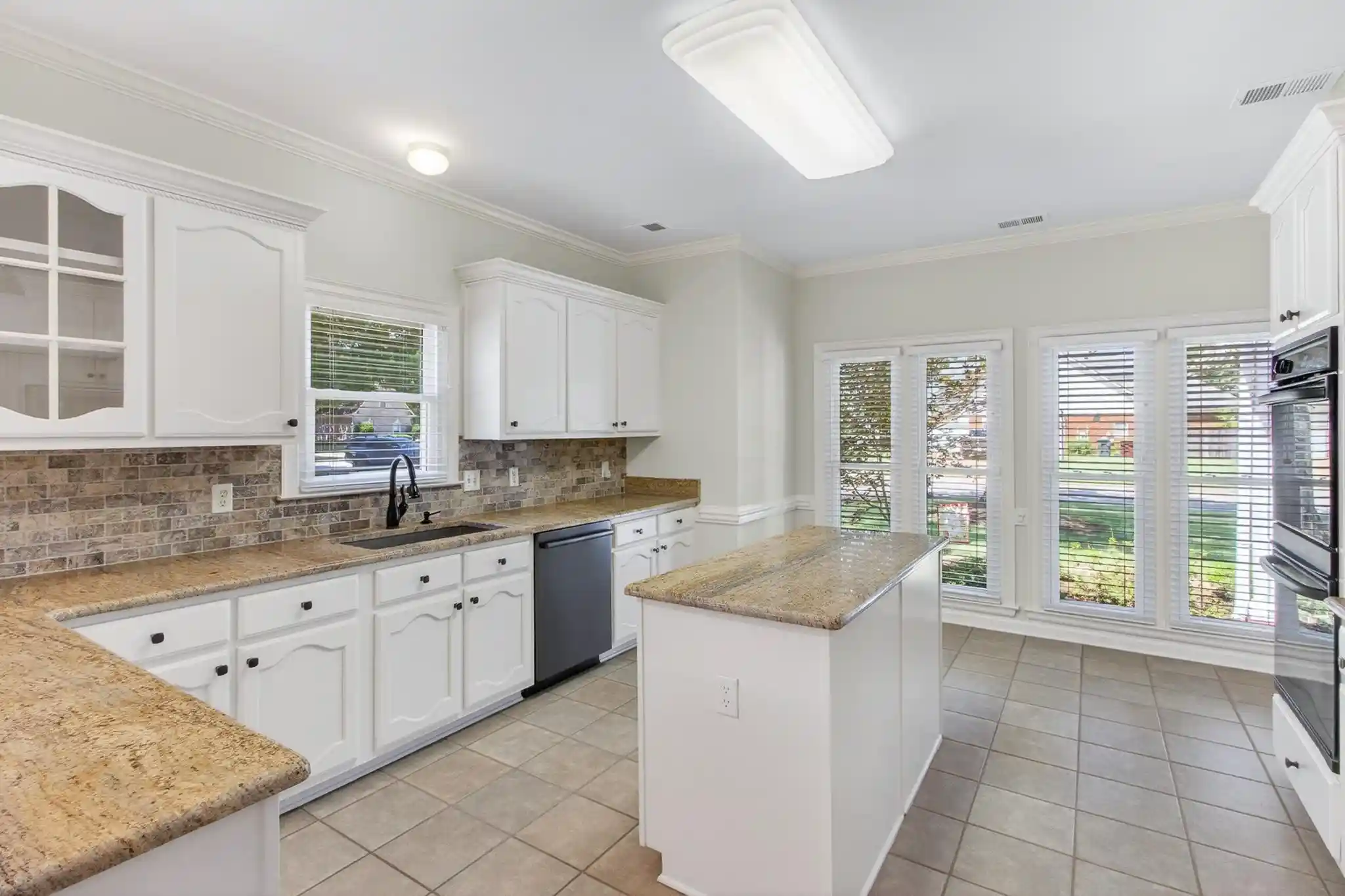 Photo 4 of Sale Pending at 845 Hatton Cv, Collierville, TN 38017 | MLS# 10223212 | Listing updated on 2026-09-03