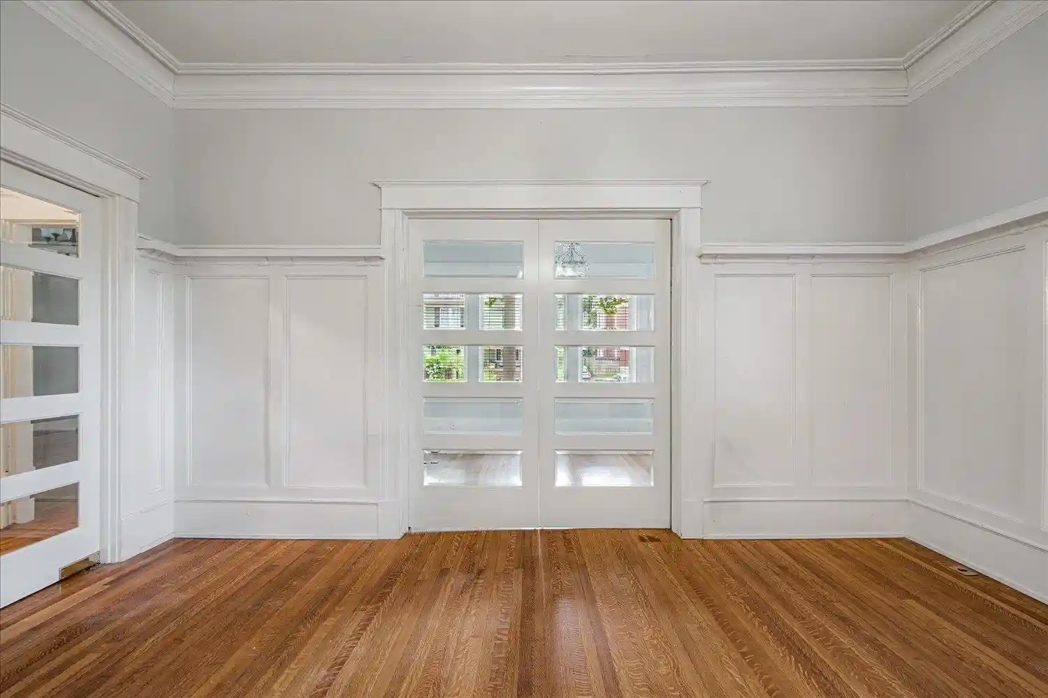 Photo 3 of Single family home for sale at 1630 Carr Ave, Memphis, TN 38104 | MLS# 10223217 | Listing updated on 2026-08-12