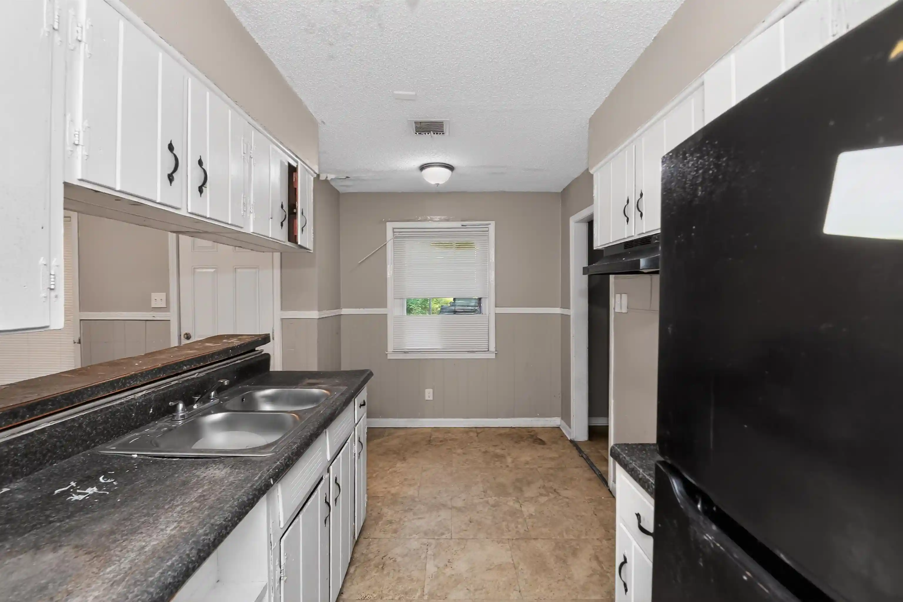 Photo 2 of Single family home for sale at 3958 Bishops Brg Rd, Memphis, TN 38118 | MLS# 10223232 | Listing updated on 2026-09-10