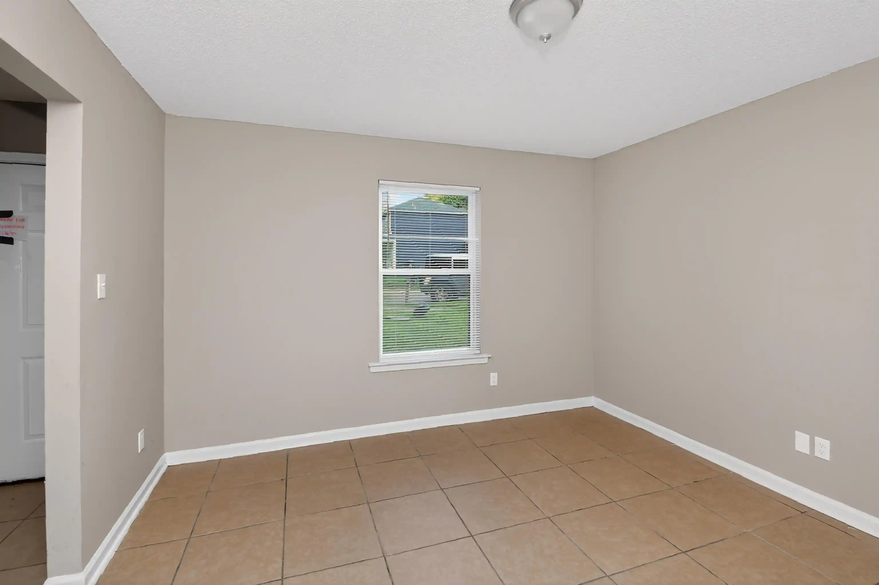 Photo 3 of Sale Pending at 4677 Christyshire Dr, Memphis, TN 38128 | MLS# 10223240 | Listing updated on 2026-09-11