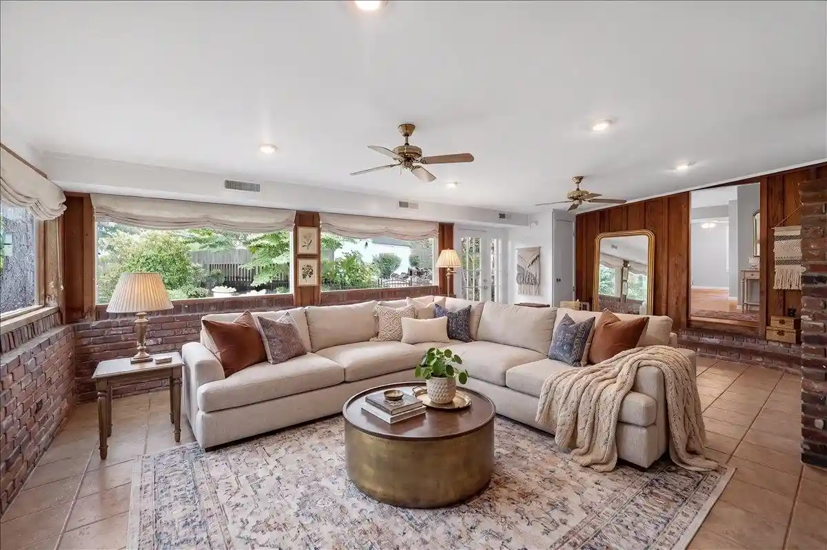 Photo 3 of Single family home for sale at 5378 Dee Cv, Memphis, TN 38119 | MLS# 10223251 | Listing updated on 2026-09-13