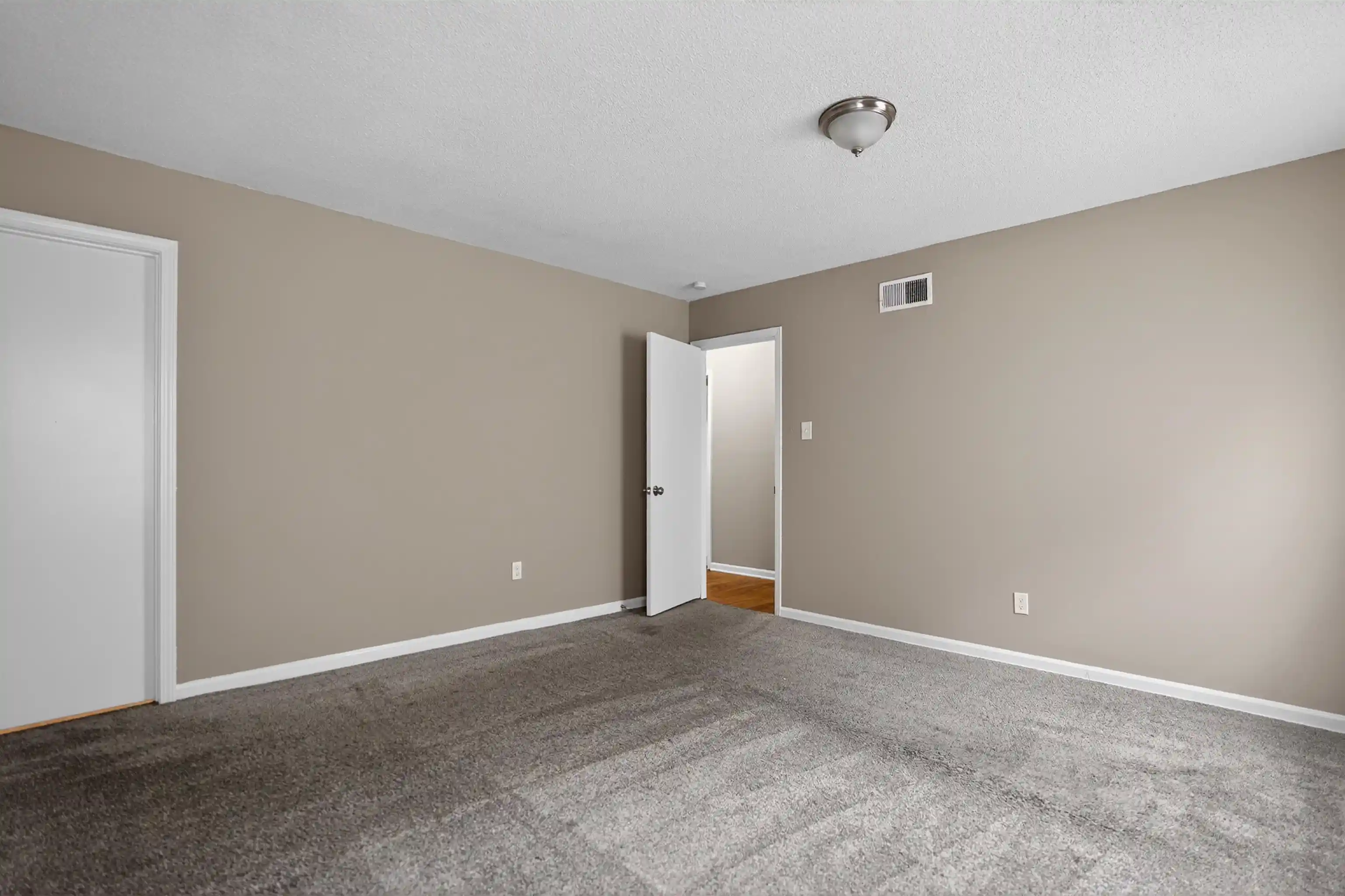 Photo 2 of Single family home for sale at 4281 Lawnview St, Memphis, TN 38109 | MLS# 10223252 | Listing updated on 2026-09-10