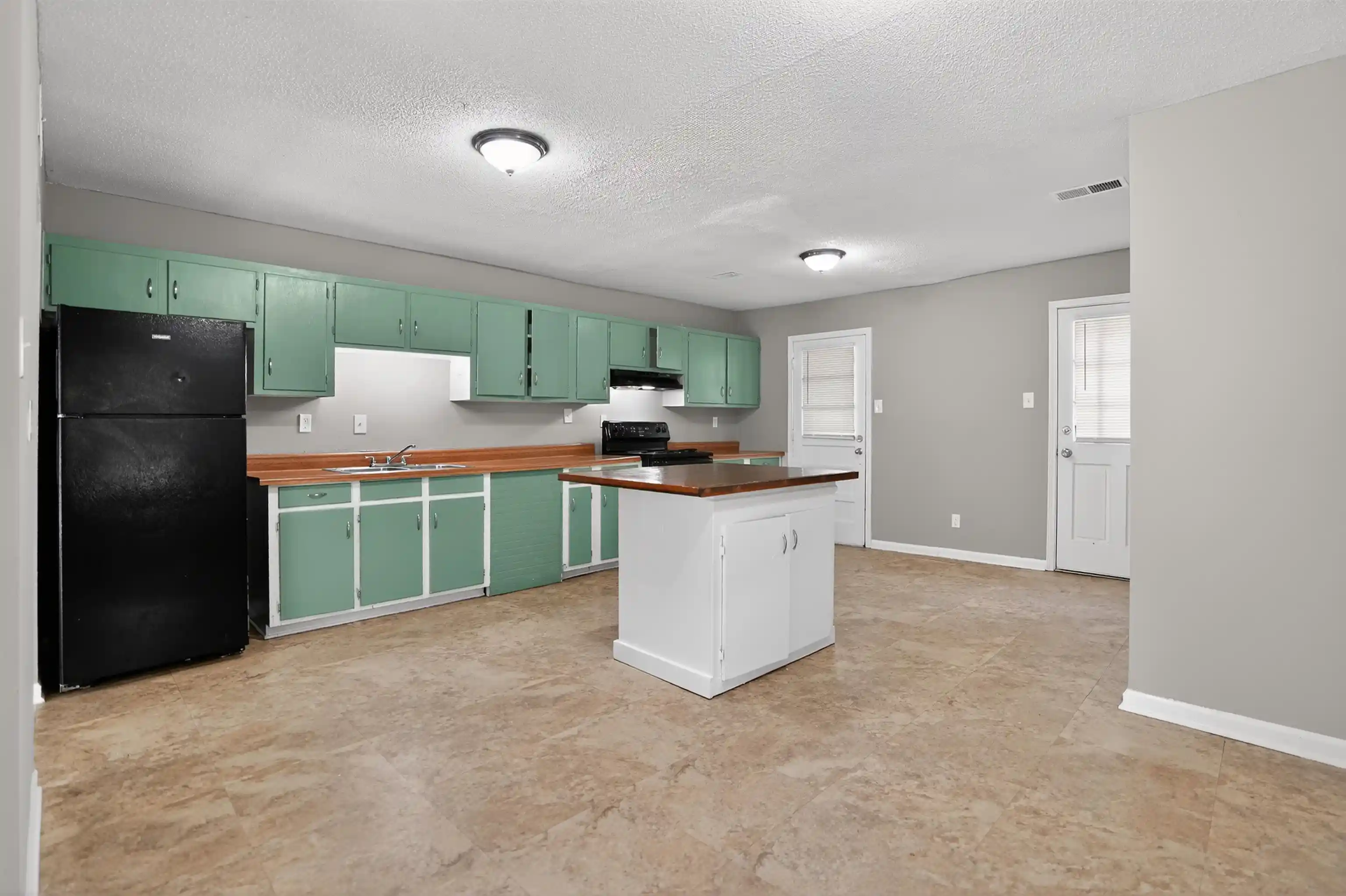Photo 4 of Single family home for sale at 4281 Lawnview St, Memphis, TN 38109 | MLS# 10223252 | Listing updated on 2026-09-10