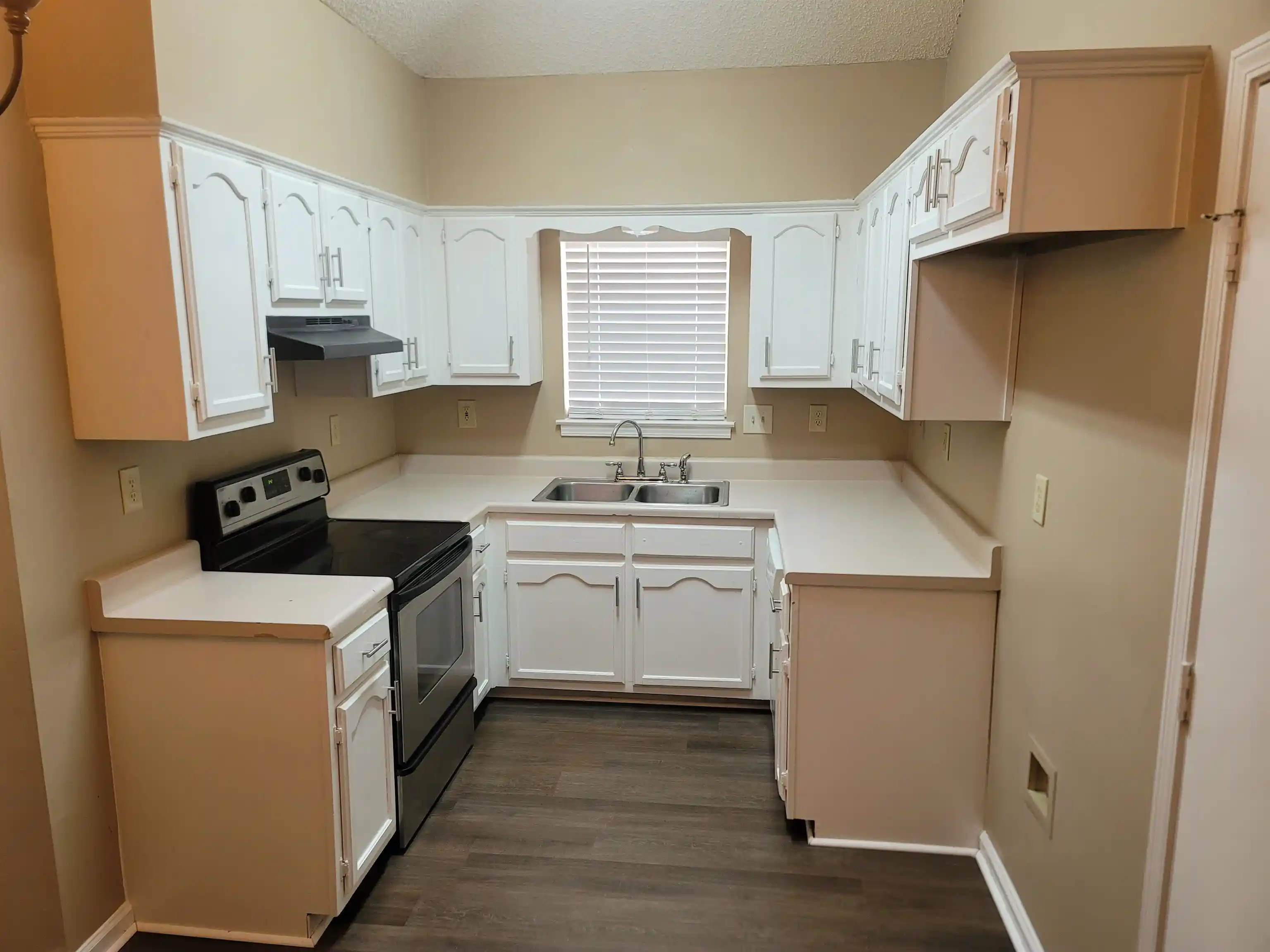 Photo 3 of Single family home for sale at 6915 Brady Hl Dr, Cordova, TN 38018 | MLS# 10223254 | Listing updated on 2026-09-30